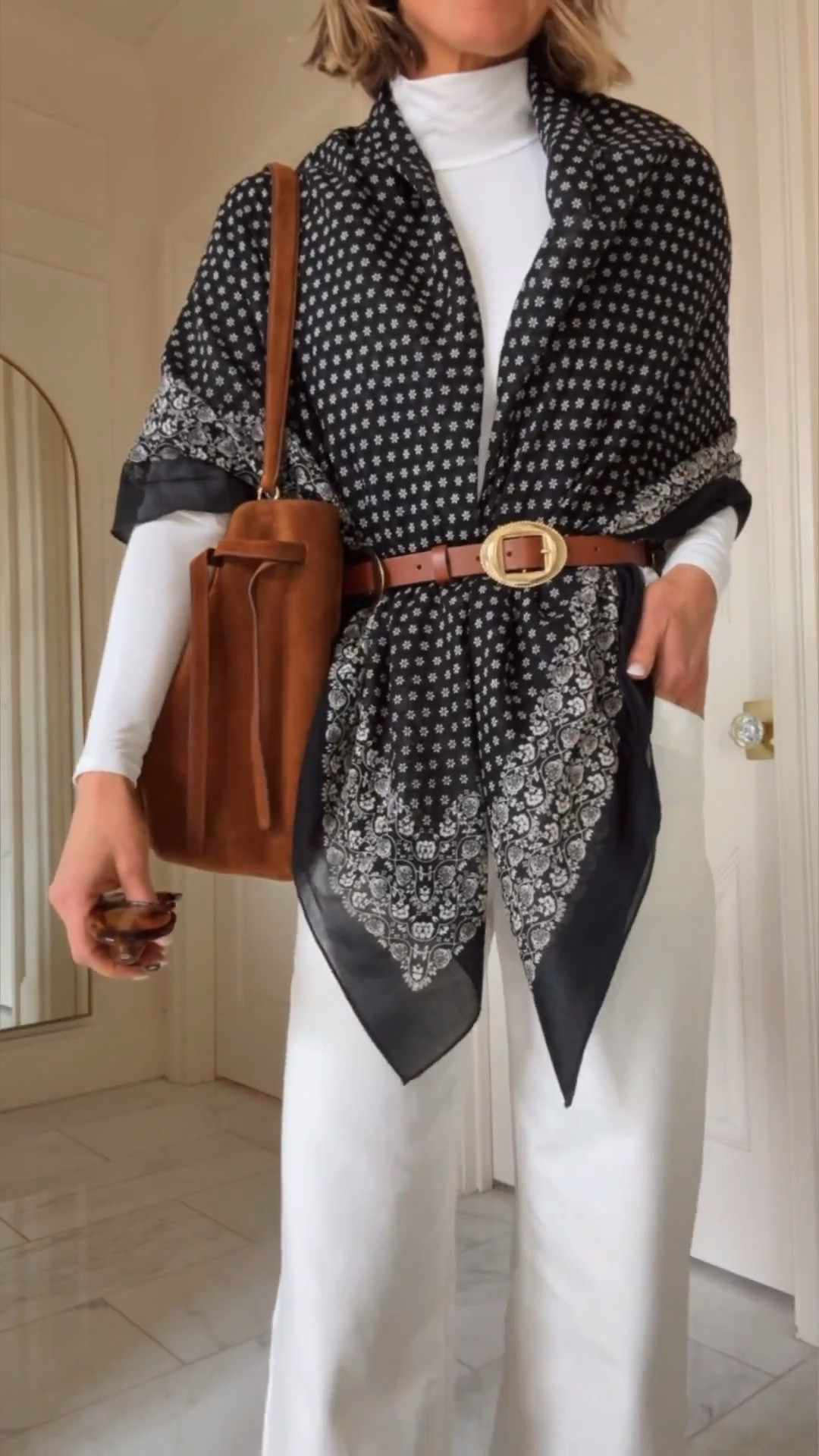 How I'm styling my white wide leg jeans for spring. I'm 5'7 and wearing my true size 25 - linking both inseams.

#LTKootd