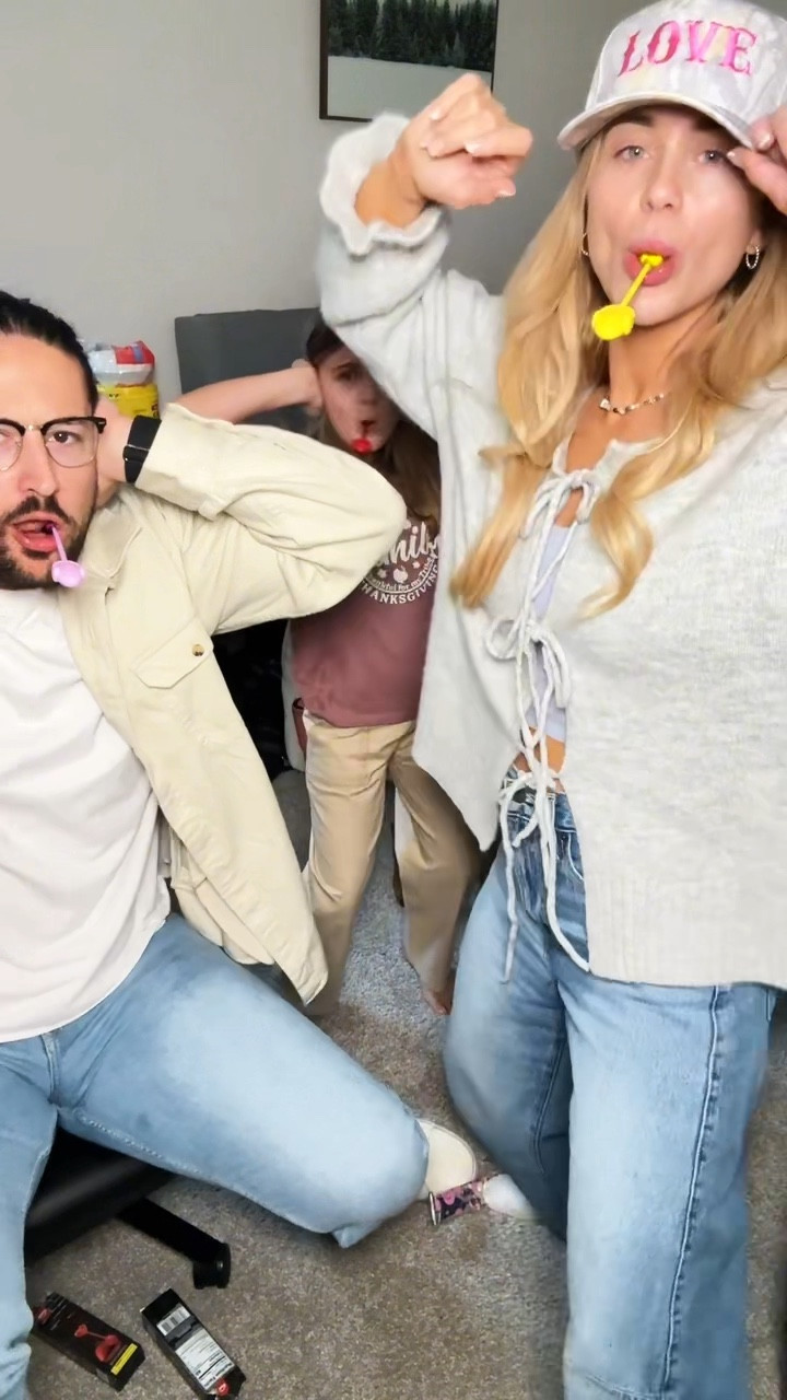 Had to try out these musical lollipops that everyone’s talking about! They do actually work!

#LTKKids #LTKvlog #LTKFindsUnder50