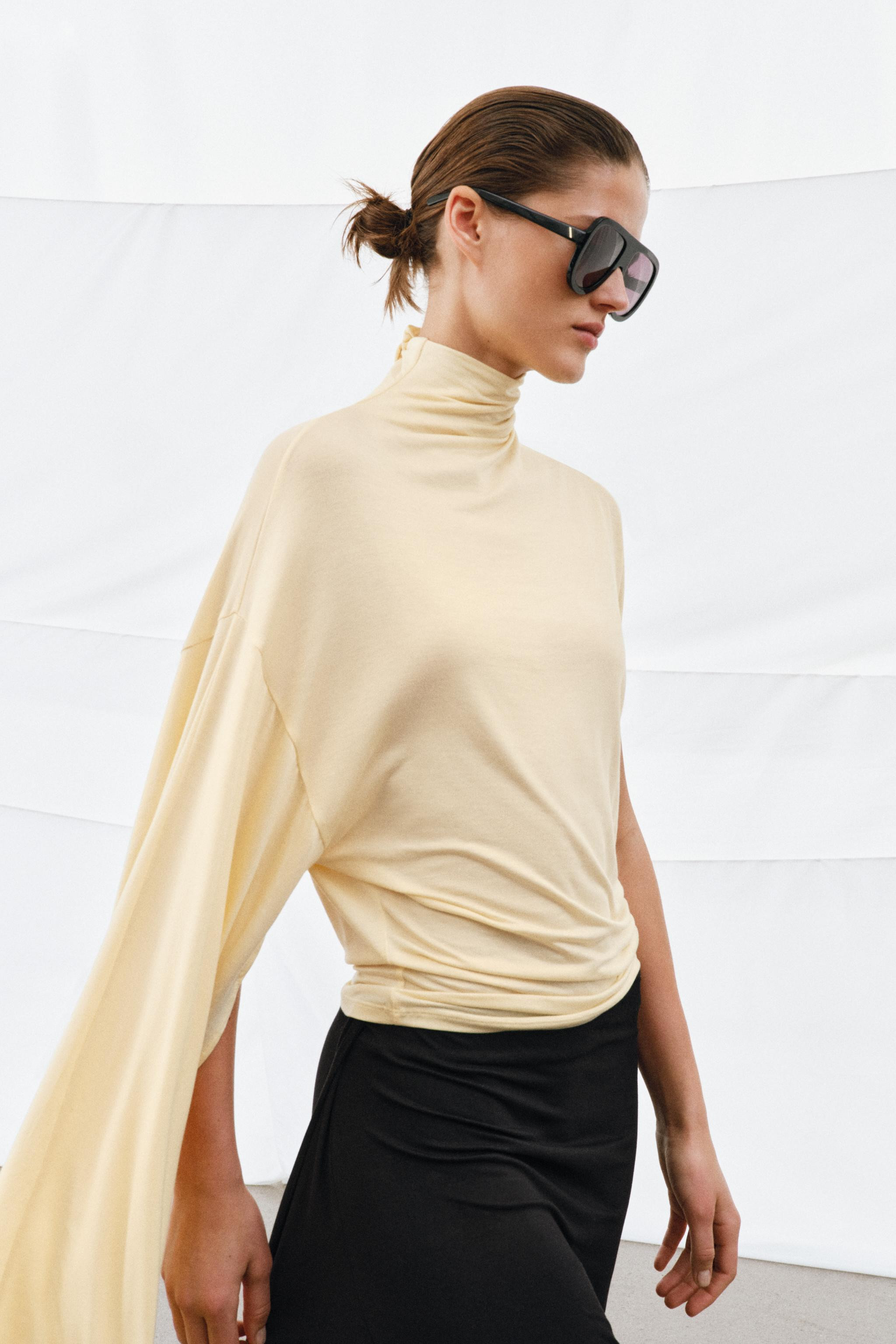 ASYMMETRIC FLOWY TOP | Zara US