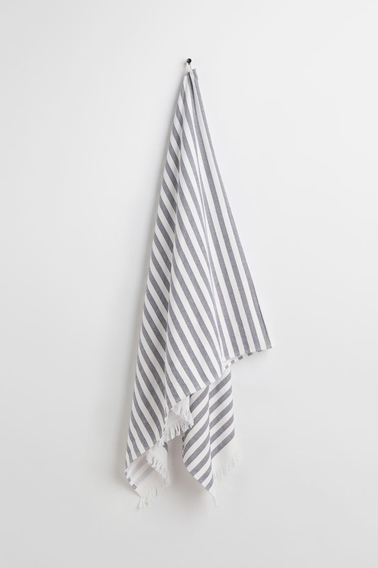 Striped Beach Towel | H&M (US + CA)
