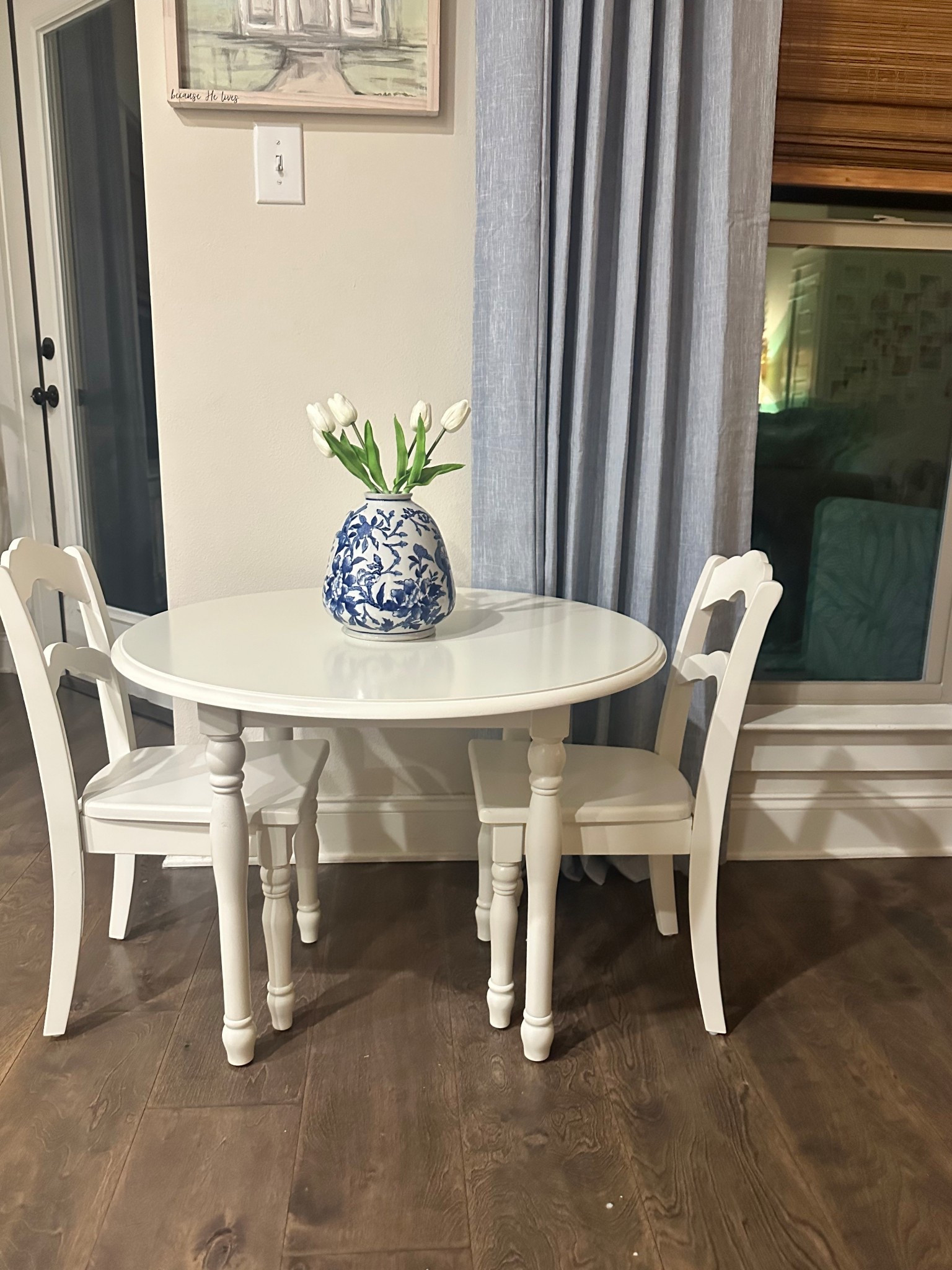 the cutest kids table i’ve ever seen 🥹 

#LTKHome #LTKKids #LTKFamily