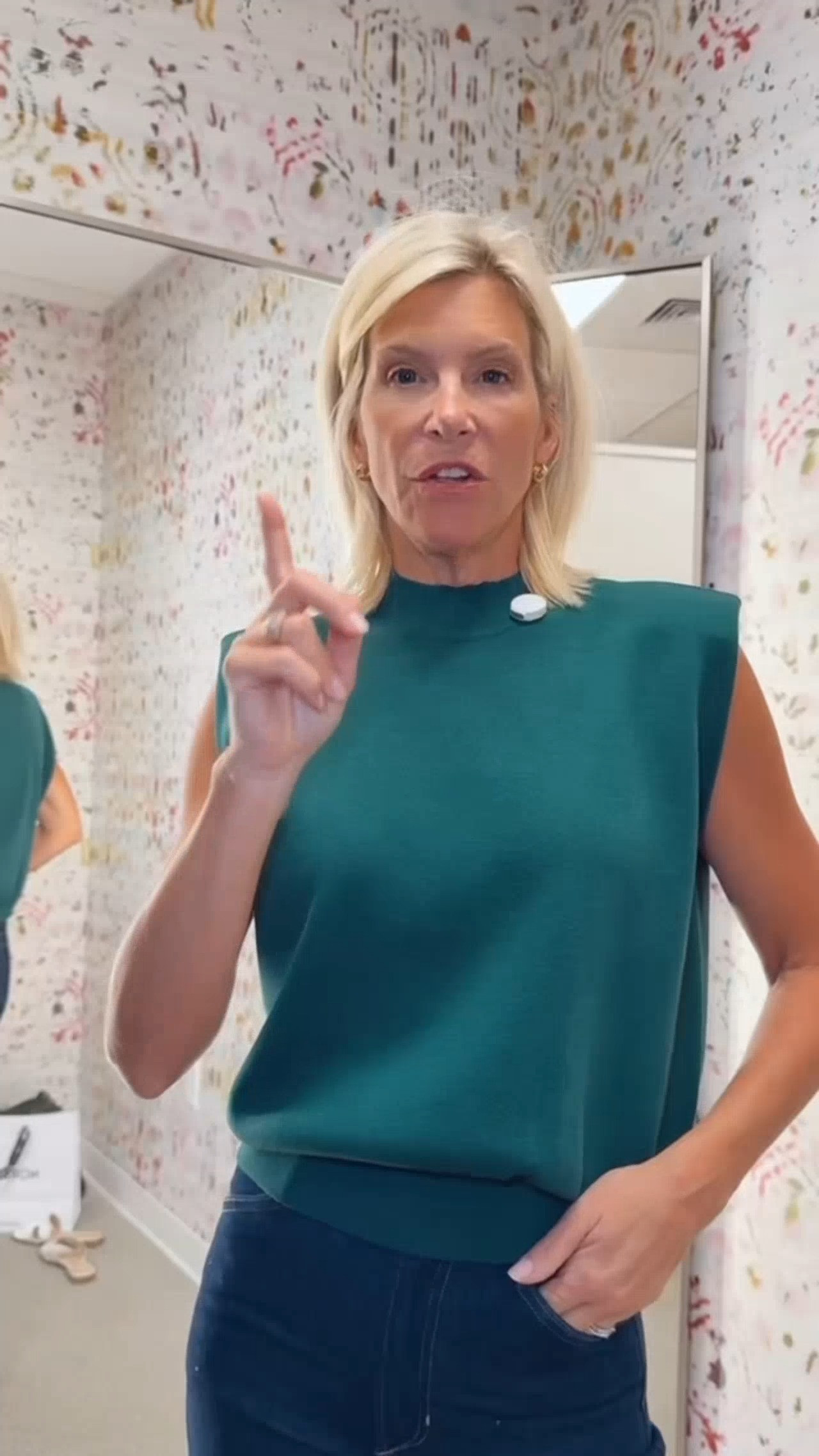 I finally tried Favorite Daughter, and now I get it. The jeans have the perfect amount of stretch, the dark wash is so flattering for fall, and this green sweater is one I'll wear all season even through the holidays. 

 #LTKootd #LTKSaleAlert