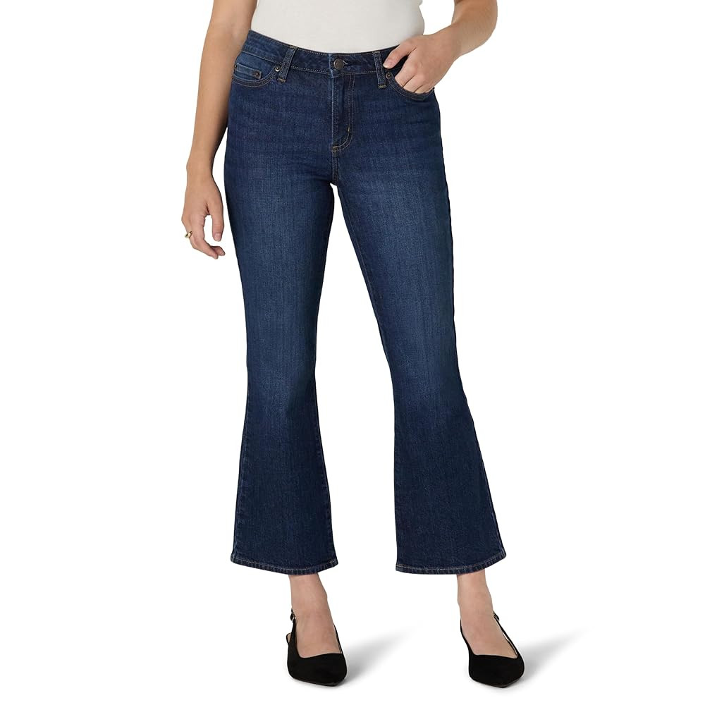 Amazon Essentials Women's Medium Stretch Mid-Rise Kick Crop Jean | Amazon (US)