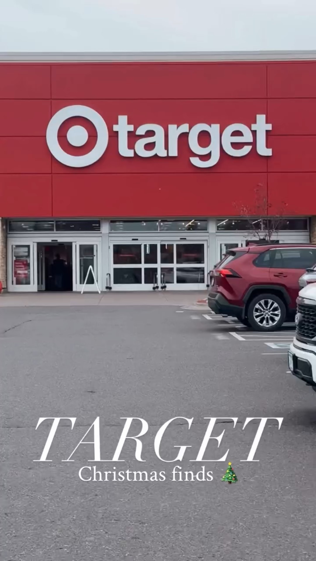 Target 🎯 has brought the Christmas game to a whole new level this year and I’m loving it all! Soooo many good finds! 👌🏻 Everything 🖇️ for you in my bio. Go go go! 🎄

#christmas #target #targetfinds #targetchristmas #christmasfinds #christmasdecor #christmastime #holidays #holidayshopping #holidaydecor #home #homedecor