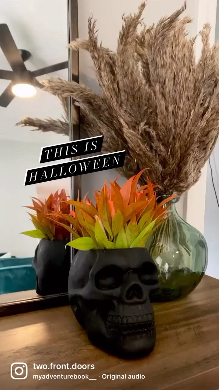 Halloween decorations for your home! Skeletons, bats, and spooky decor to haunt your entry way or console table. 

#LTKhome #LTKSeasonal #LTKHalloween