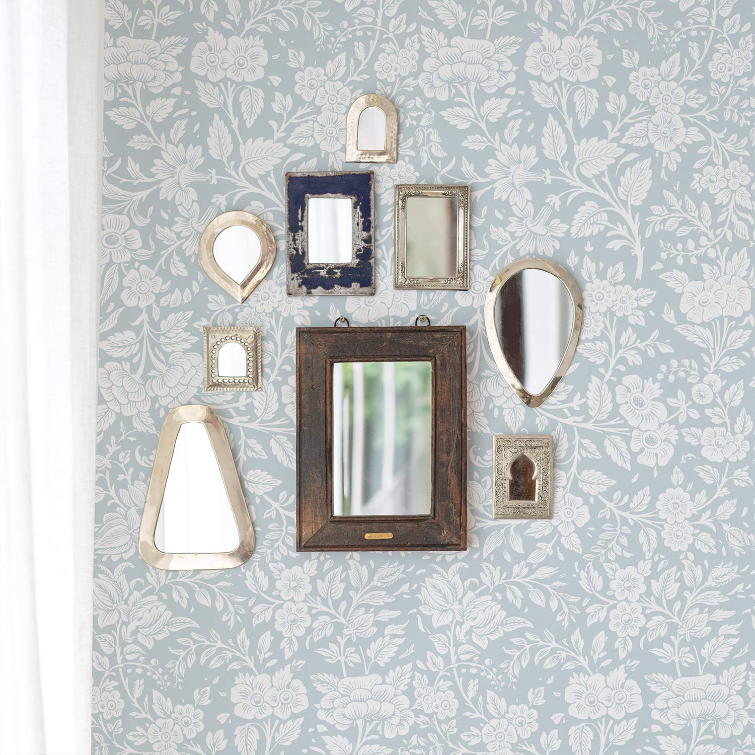 Granny Chic Floral Print removable wallpaper | Livettes Wallpaper