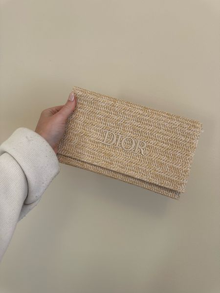Dior pouch. Summer purse  

#LTKfindsunder50 #LTKSeasonal #LTKGala