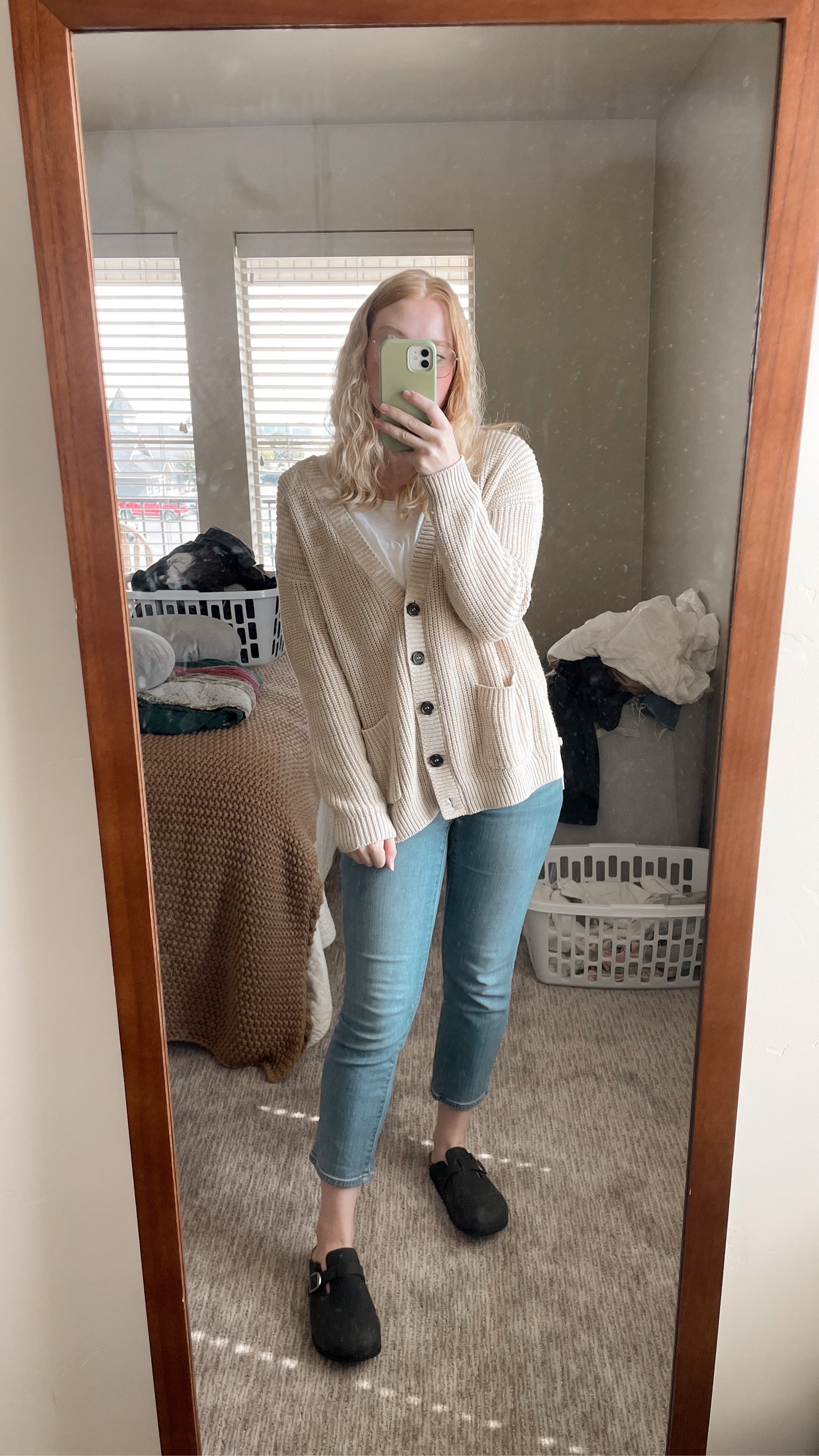 small in top 
medium in sweater 
size 4 in jeans 
size 8 in shoes 

#LTKstyletip #LTKfit