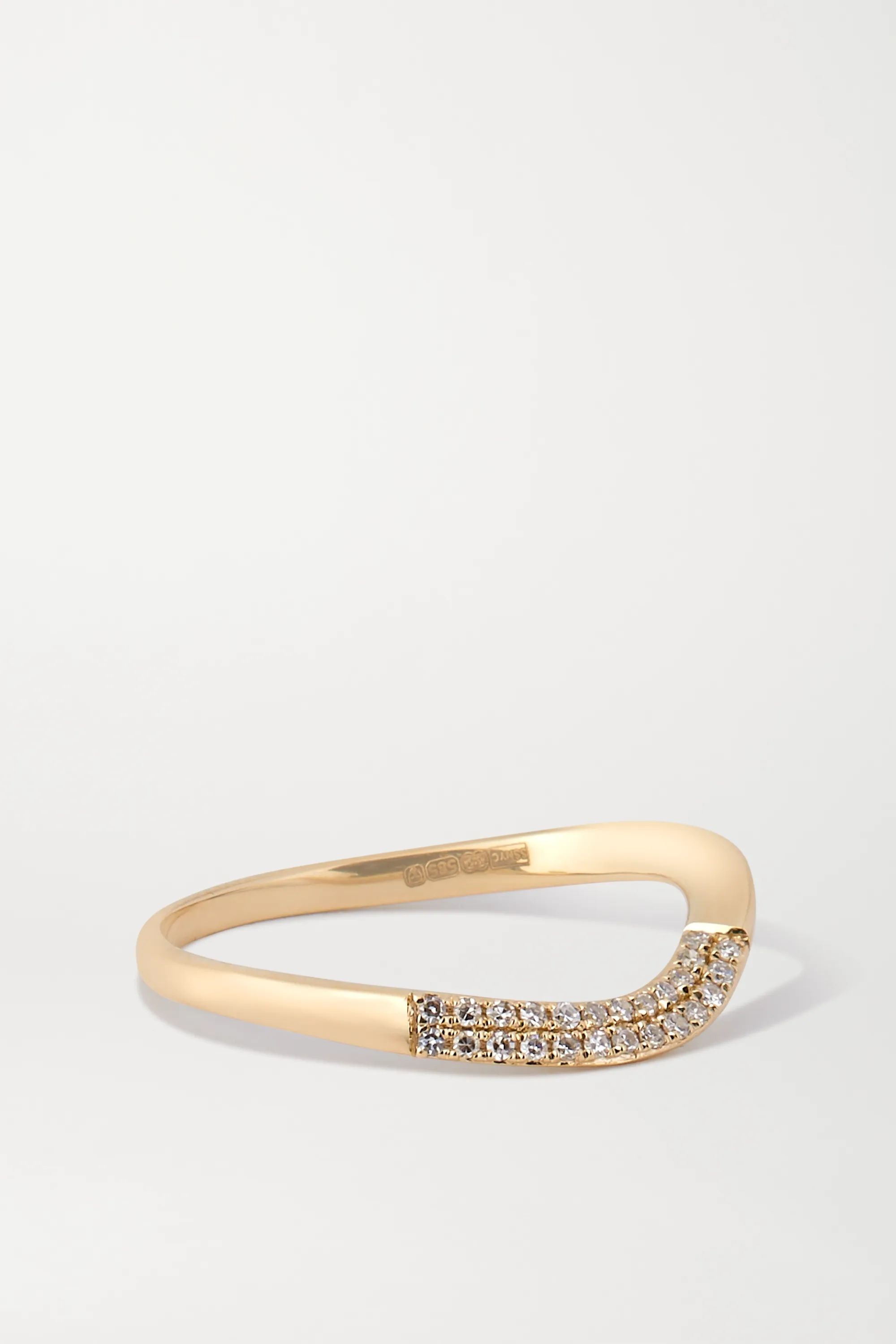 Gold Wavy 14-karat gold diamond ring | STONE AND STRAND | NET-A-PORTER | NET-A-PORTER (UK & EU)