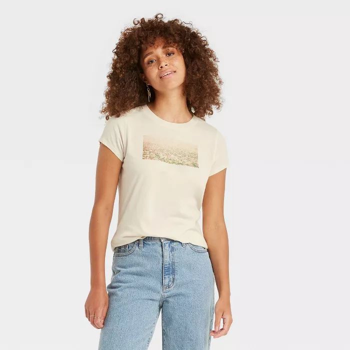 Women's Short Sleeve Graphic T-Shirt - Universal Thread™ | Target