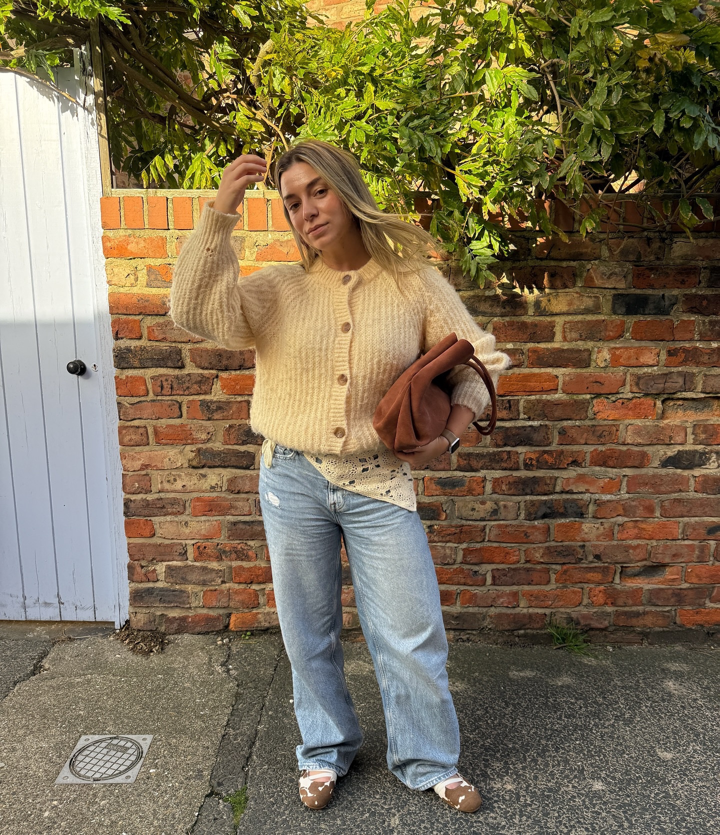 chunky knit season 🍂

ad/pr items 

#autumnoutfits #falloutfits #autumnoutfitinspo #fashioninspo #outfits #outfitinspo #falloutfitinspo #outfitideas