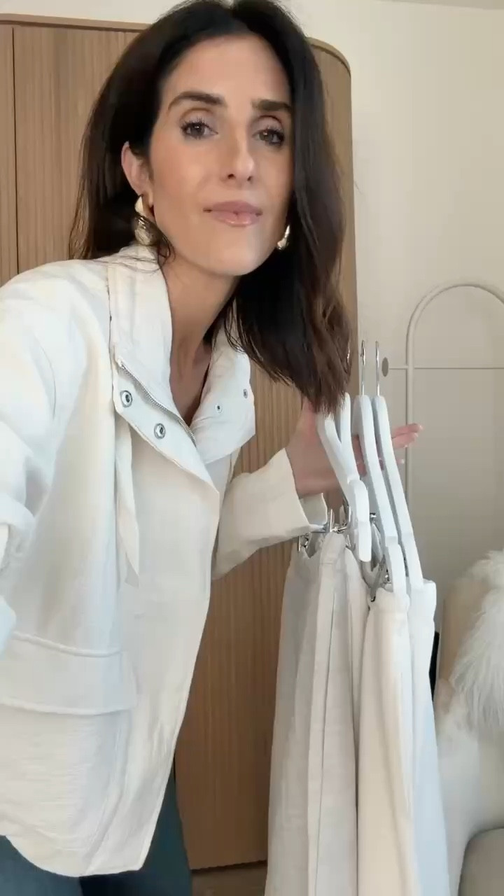 I tried the viral pants… I was wrong these Aritzia pants are 100% worth the hype! I’m just shy of 5-7” wearing the size small regular in the color light birch. Also available in short and tall! #stylinbyaylin #aylin @Aritzia 

#LTKOver40 #LTKootd #LTKgrwm