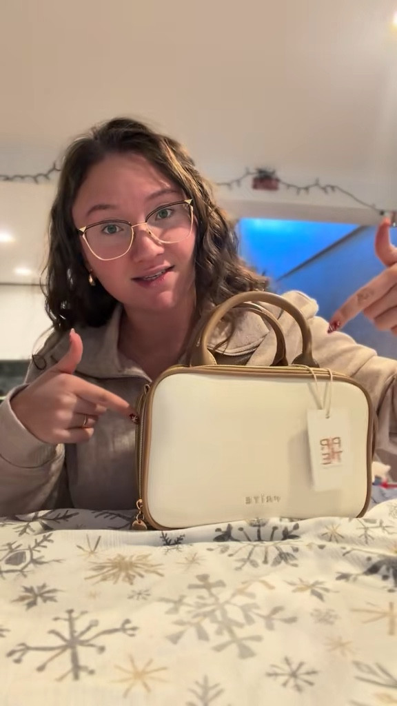 Fill my makeup bag with me 💕

#LTKFindsUnder50 #LTKselfcare #LTKBeauty