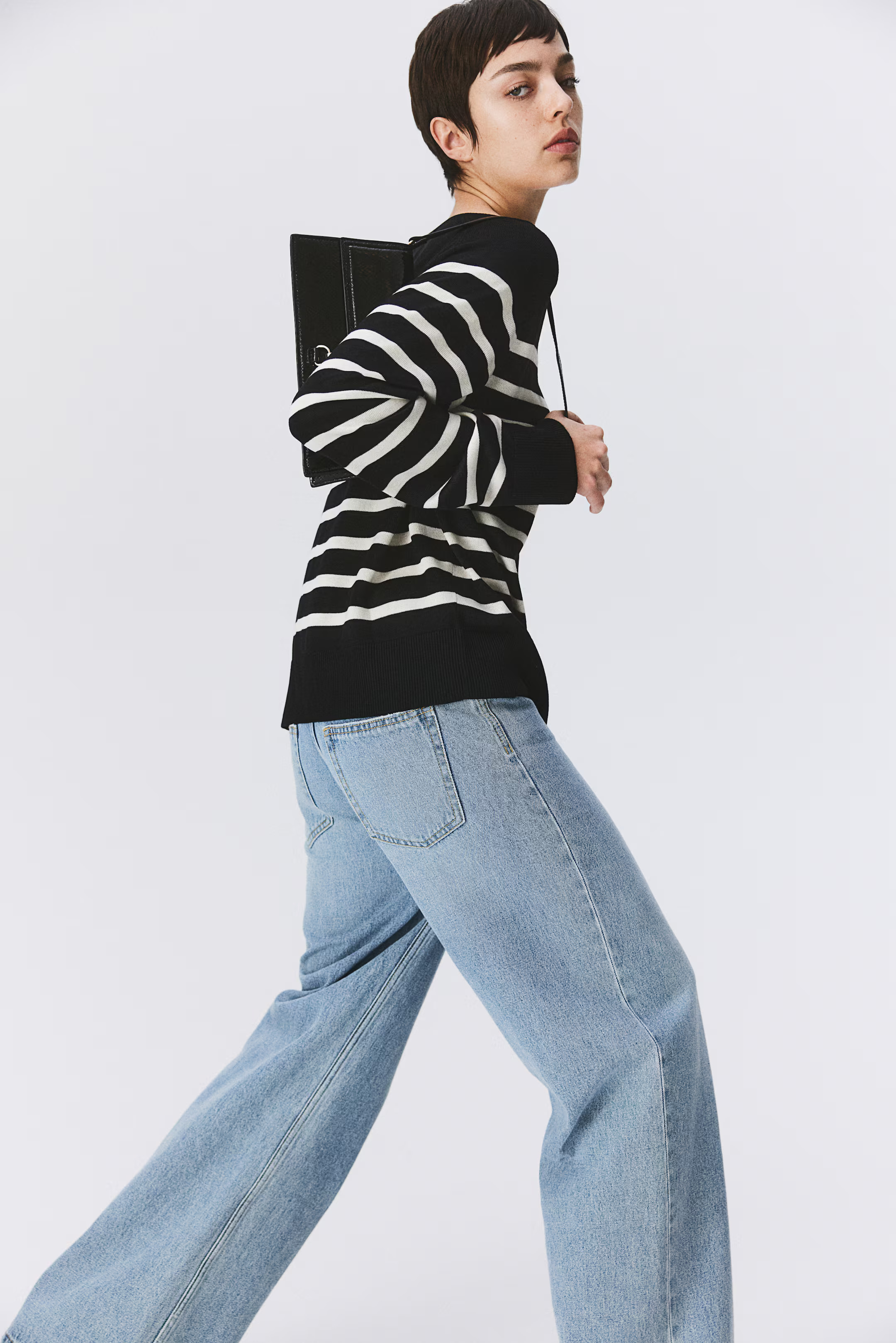 Fine-knit Sweater - Round Neck - Long sleeve - Black/striped - Ladies | H&M US | H&M (US + CA)