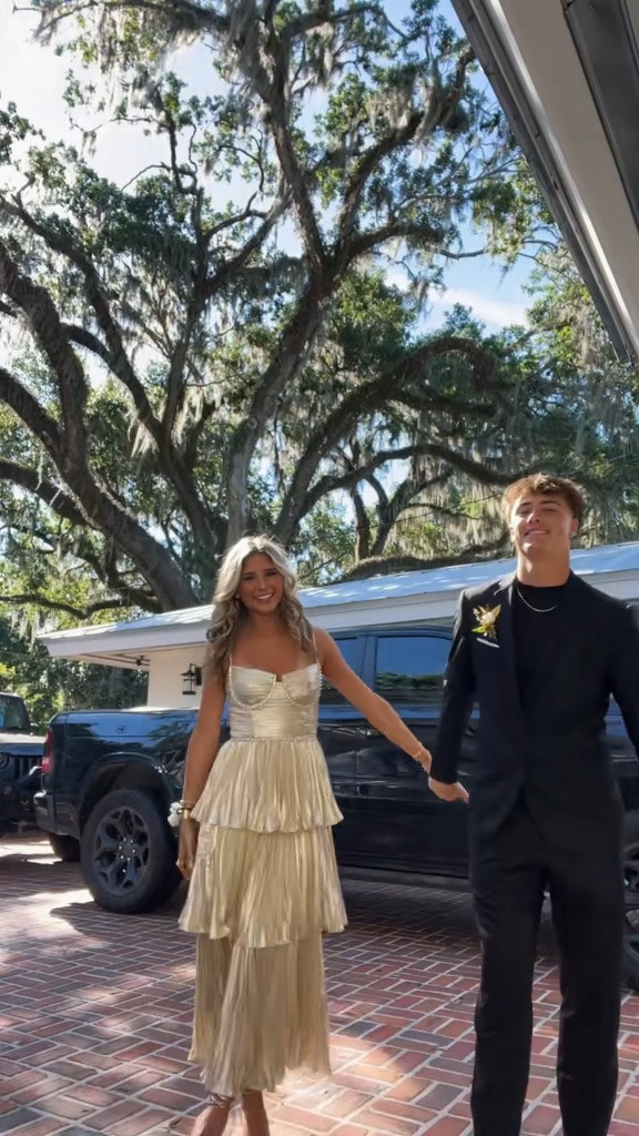 Viral prom dress