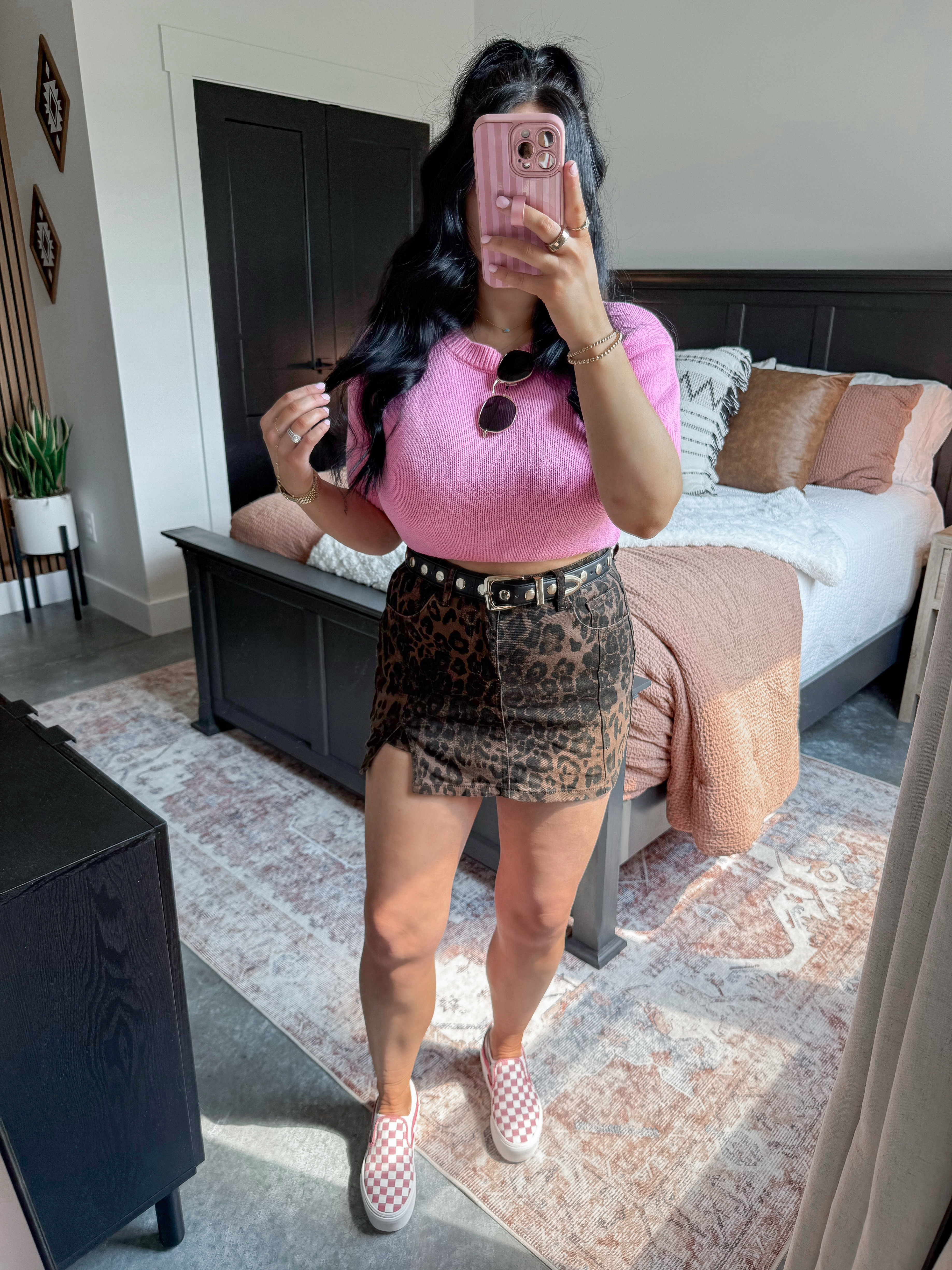 Edgy Summer Outfit 🐆

Sweater Top - small
Skort - small (brown leopard option)
Belt - 27-31

 

 #LTKootd