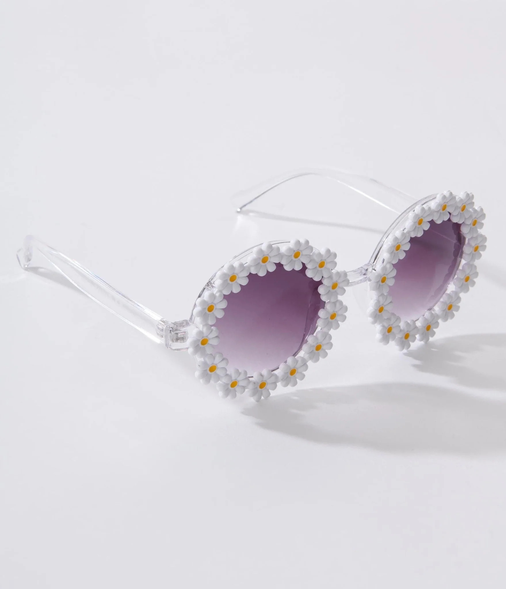 White Daisy Round Sunglasses | UniqueVintage