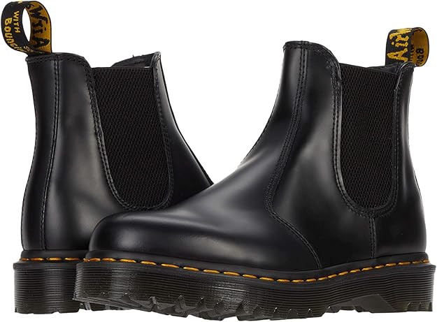 Dr. Martens Unisex 2976 Chelsea Boot | Amazon (US)
