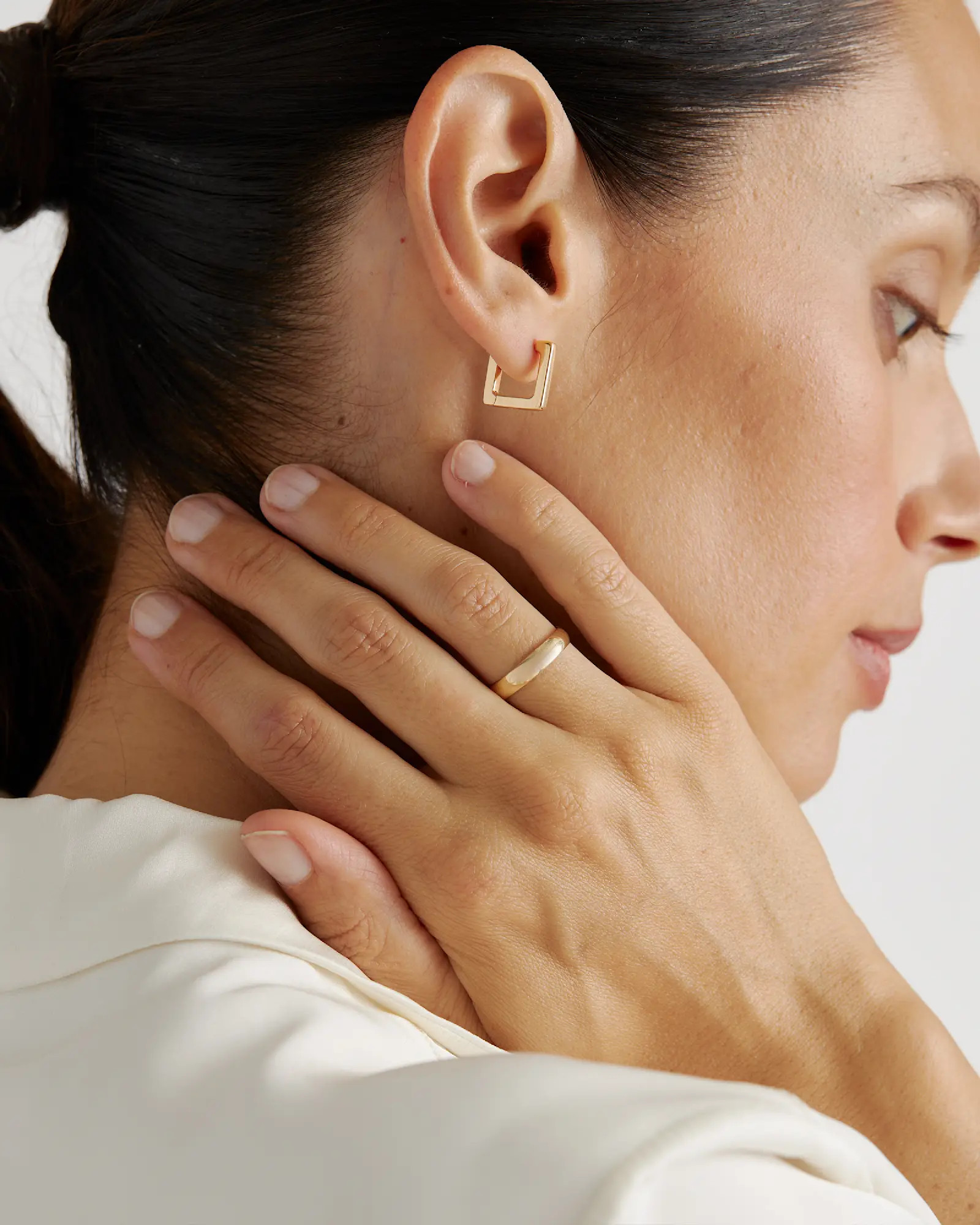 14K Gold Lightweight Round Edge Band | Quince