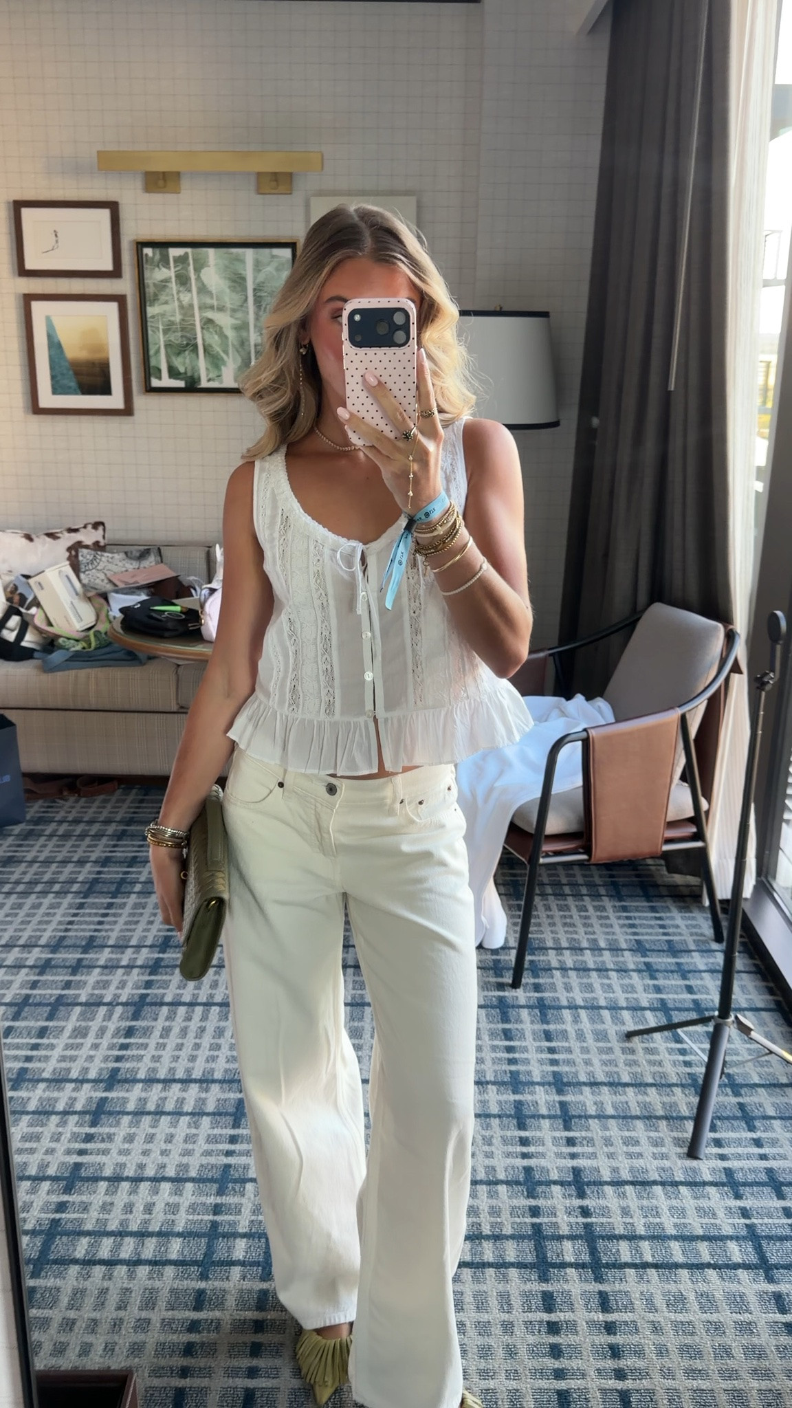 My outfit for the breakfast with my favorite girls @abercrombie    I wore of course my Abercrombie low rise jeans in the cream color I wear the size 24/00 and this tank is also Abercrombie. I paired with green accessories my bag is amazon and my fringe shoes are @dillards   .   of course my @electricpicks    jewels

#LTKCon #LTKootd #LTKdayinmylife