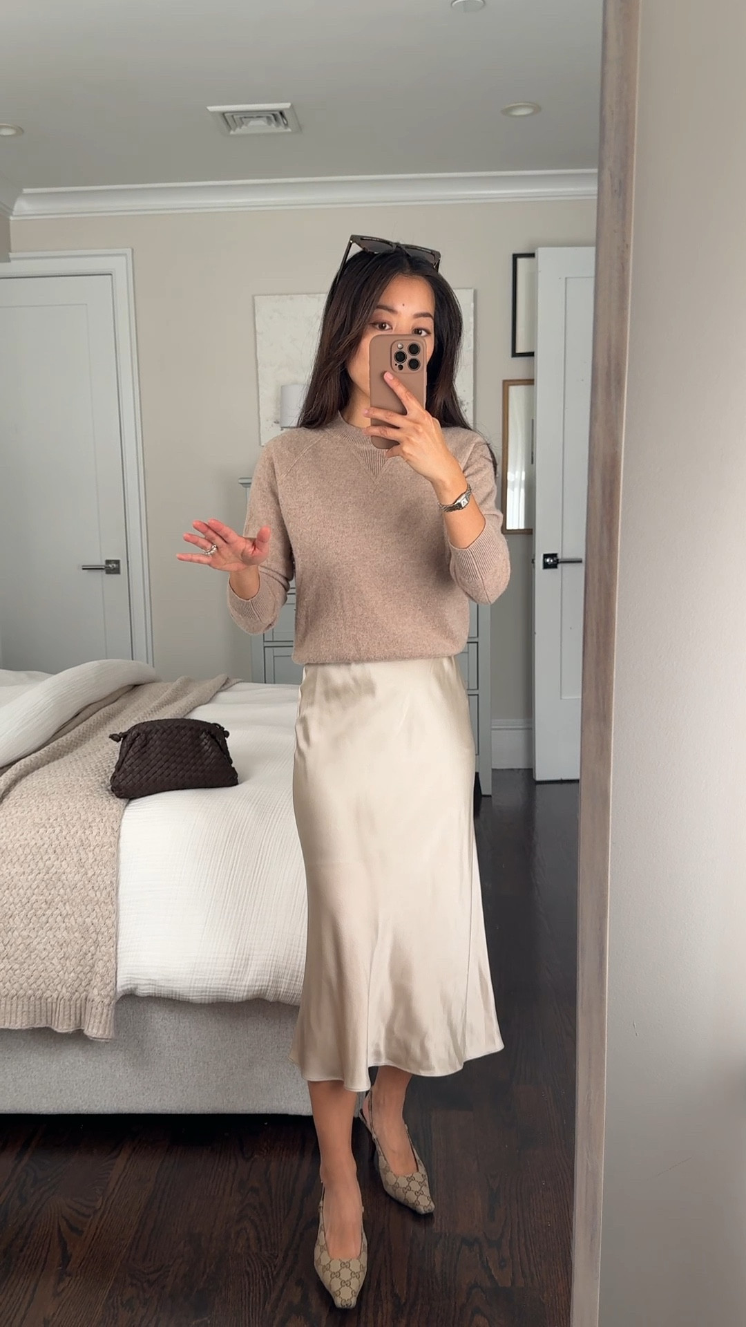 • back in stock: Mongolian shrunken cashmere sweatshirt xs - lightweight crewneck sweater that comes in lots of colors, has a shrunken petite friendly fit and banded bottom

•  silk skirt in champagne xs - beautiful color, Xs measures 12.5” across the elastic waist, a good midi length for petites. Thinner weight fabric and I wear shapewear shorts under 

•Woven clutch - has an attached strap to wear as a crossbody

@onequince #QuincePartner 

Fall winter work wear, holiday party style , petite friendly outfit, mom outfit

#LTKPetite #LTKFindsUnder50 #LTKWorkwear