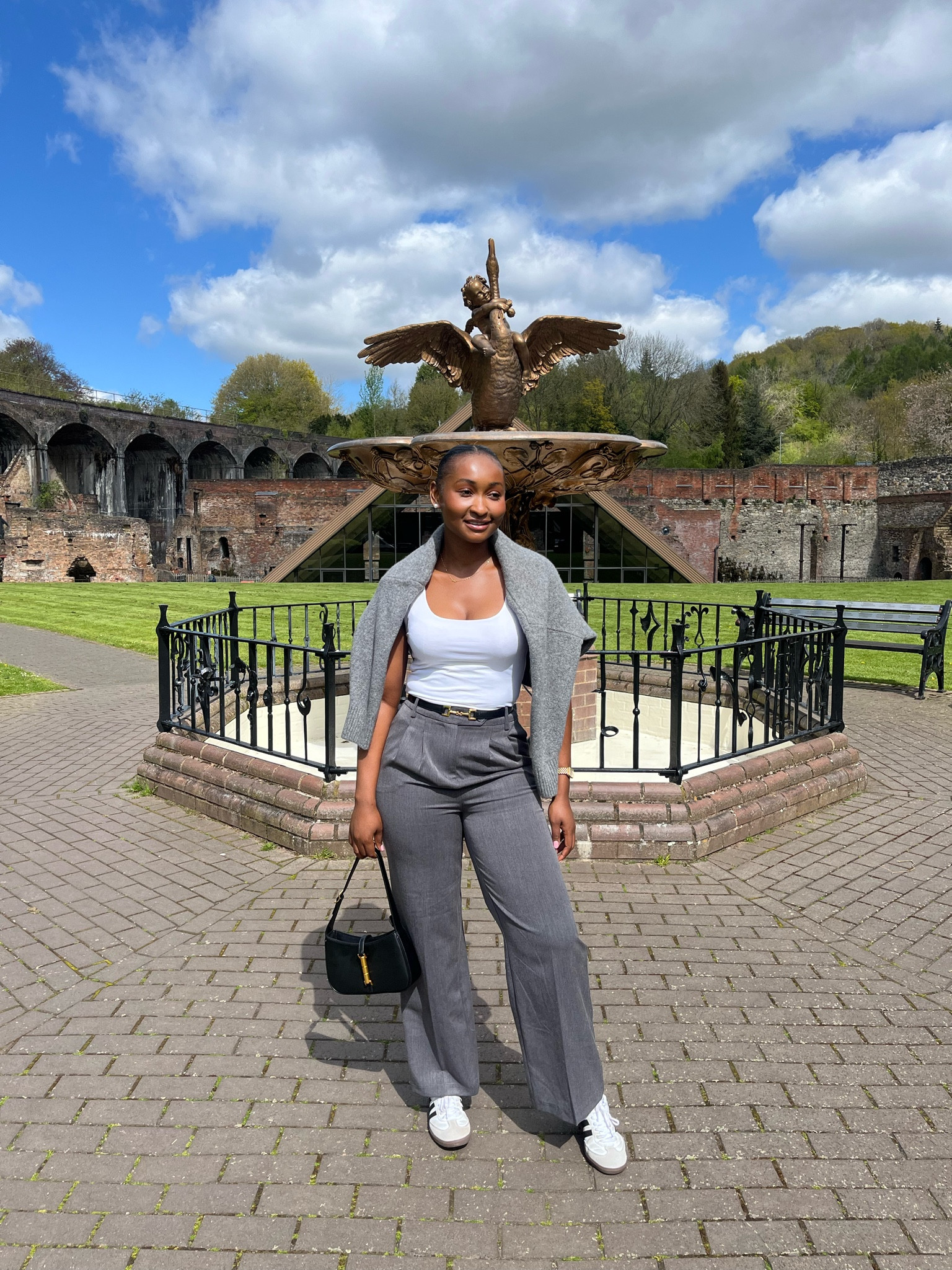 Something casual 🤍



#ltkfashion