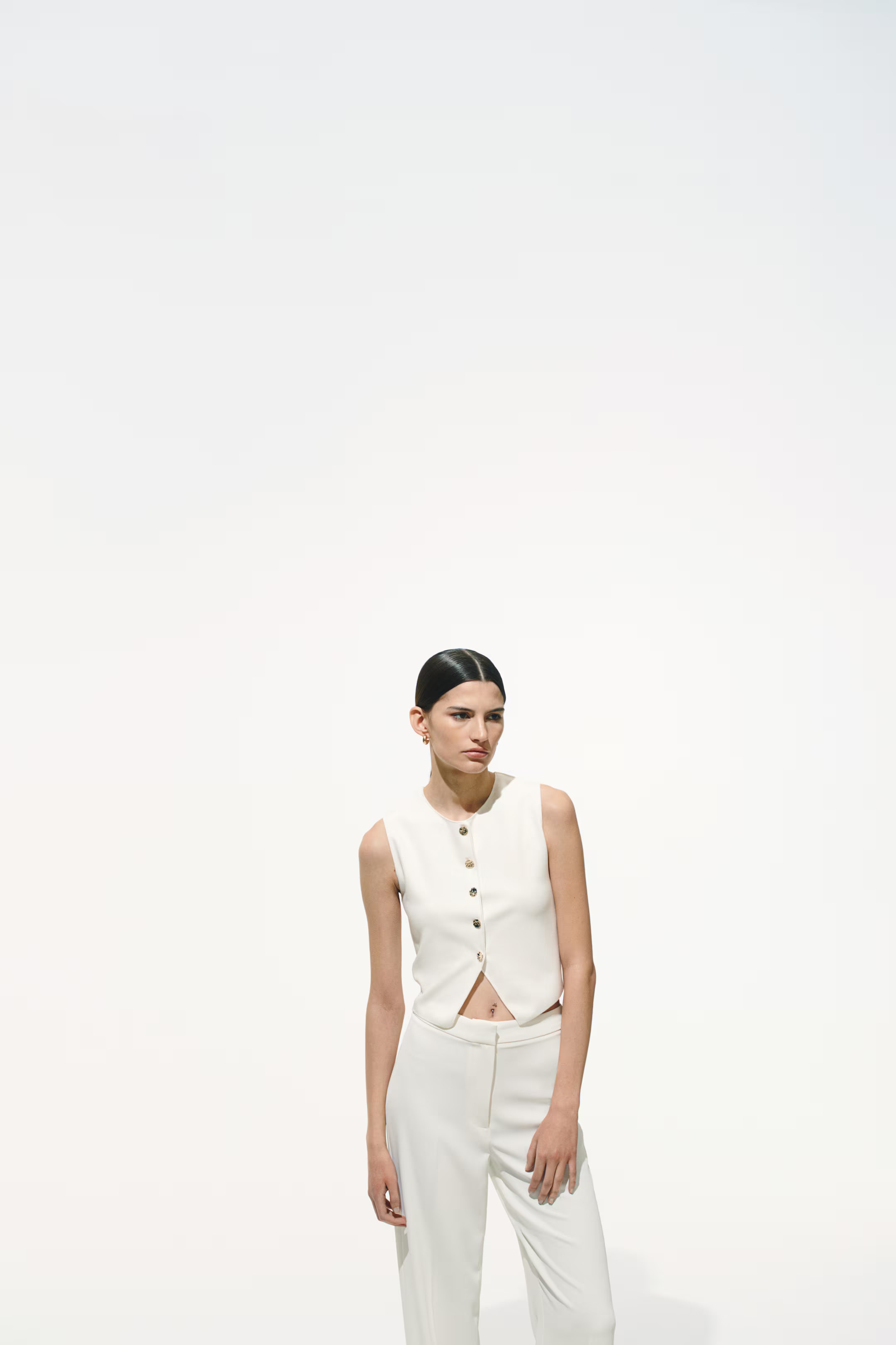 White | H&M (UK, MY, IN, SG, PH, TW, HK)