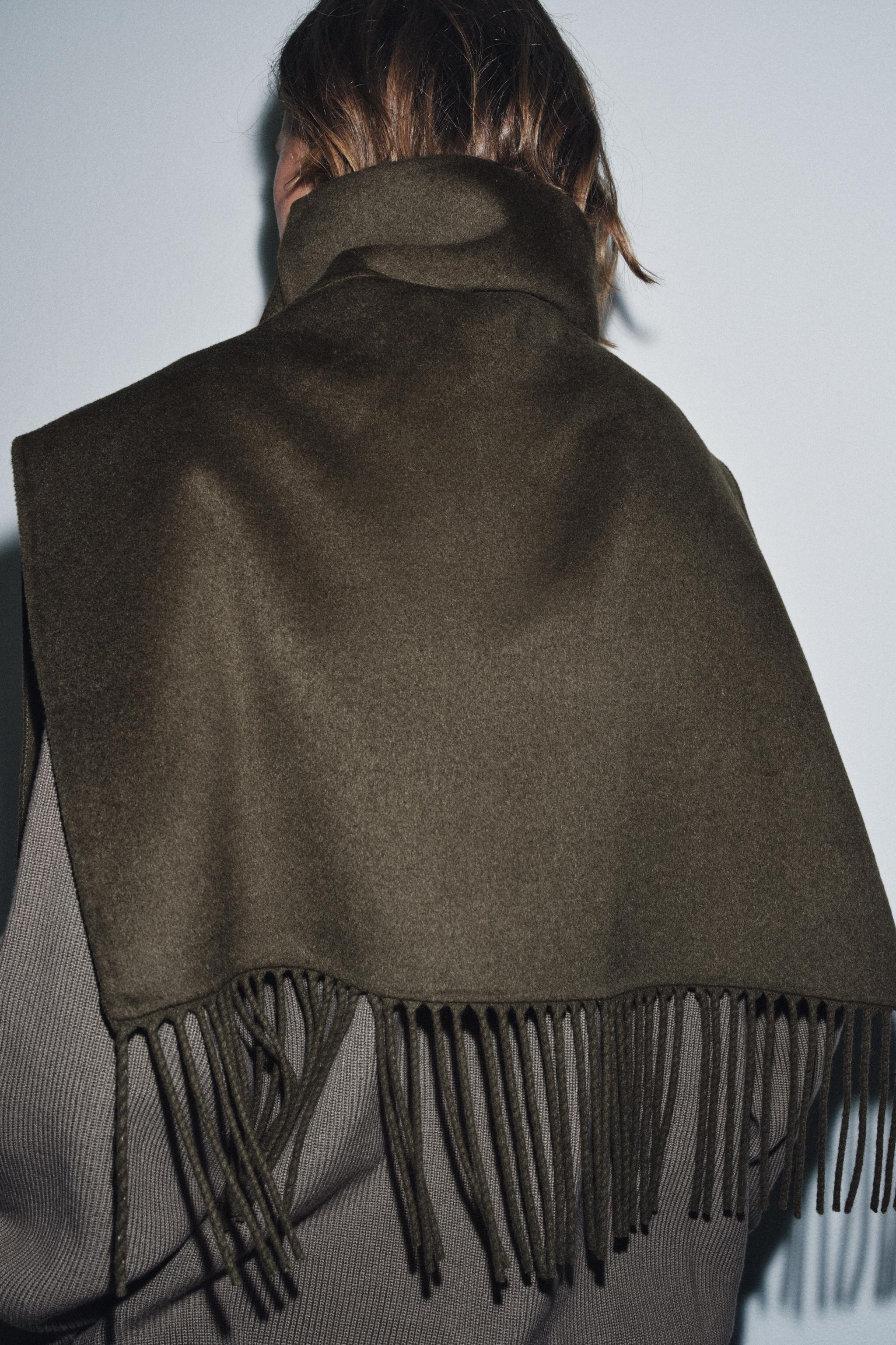 SHORT WOOL FRINGED CAPE | Zara US