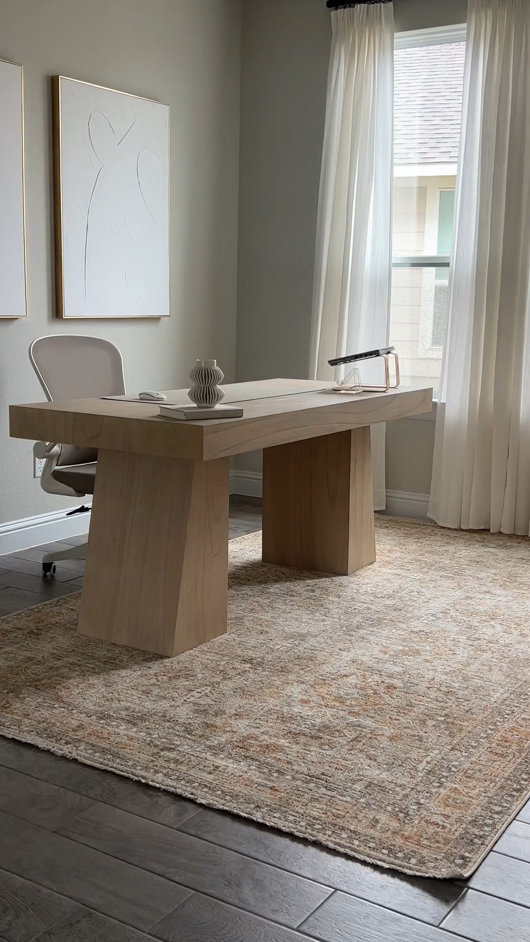 Office Refresh 🫶🏼 I found this Amazon rug for under $200 

Neutral home decor, neutral rug, amazon finds, Amazon home, home decor, office design, office rug, office desk 

#LTKhome #LTKstyletip