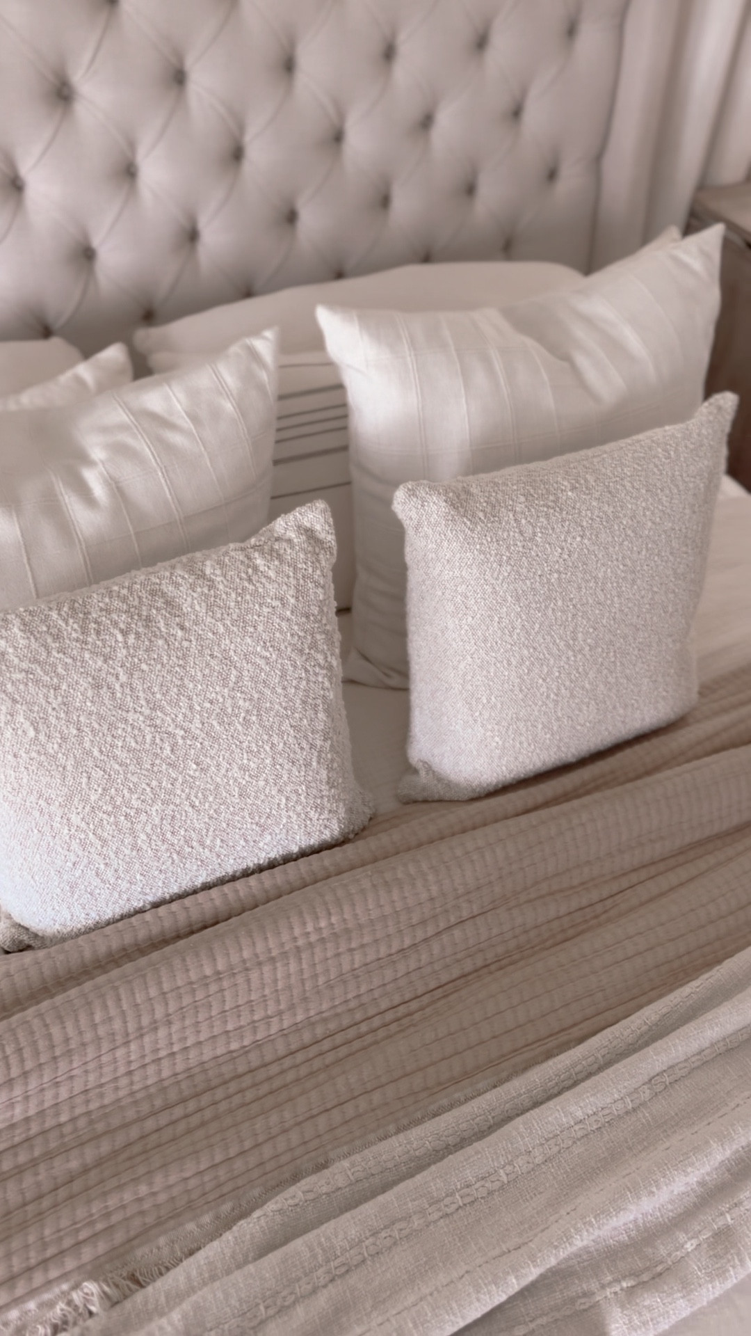 Bedroom styling 


Bedroom, bedroom decor, neutral bedding, bedding, neutral home, neutral home decor, home decor, Target home, Target. 

#LTKhome