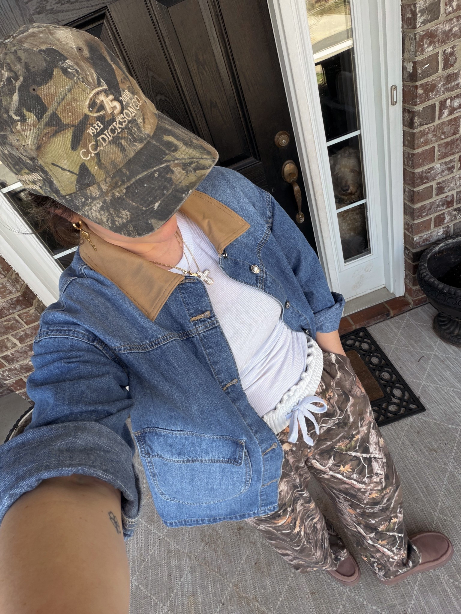 Afternoon carpool ootd 

Most of the day was spent in an oversized crewneck and extra long sweats so just threw on this denim barn jacket and these camo sweats instead 😄

SIZING
- denim jacket: medium (good oversized fit)
- camo pants: mediumm

#LTKmomlife #LTKootd