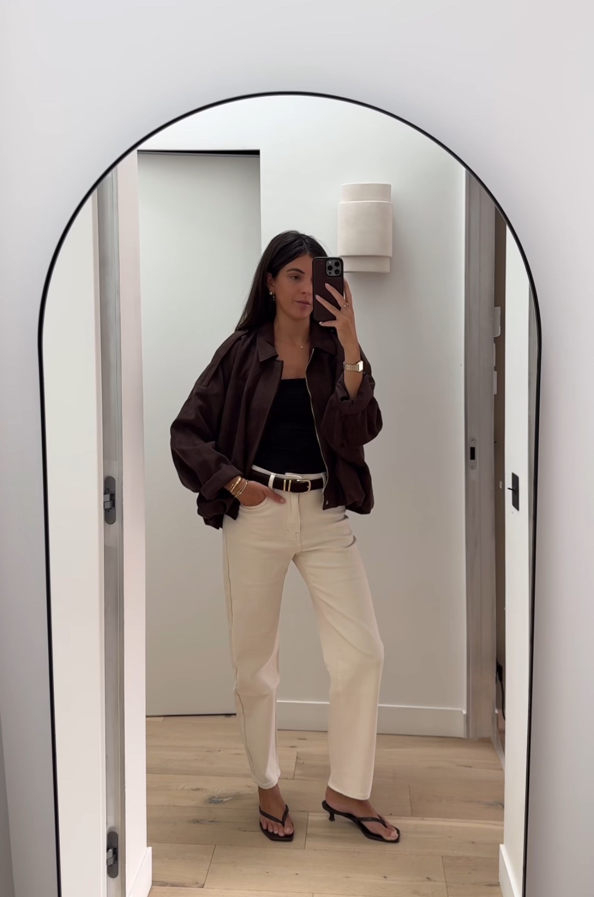 THIS SUEDE JACKET FOR FALL

Publicité  

#LTKfrance #LTKautumn #LTKeurope