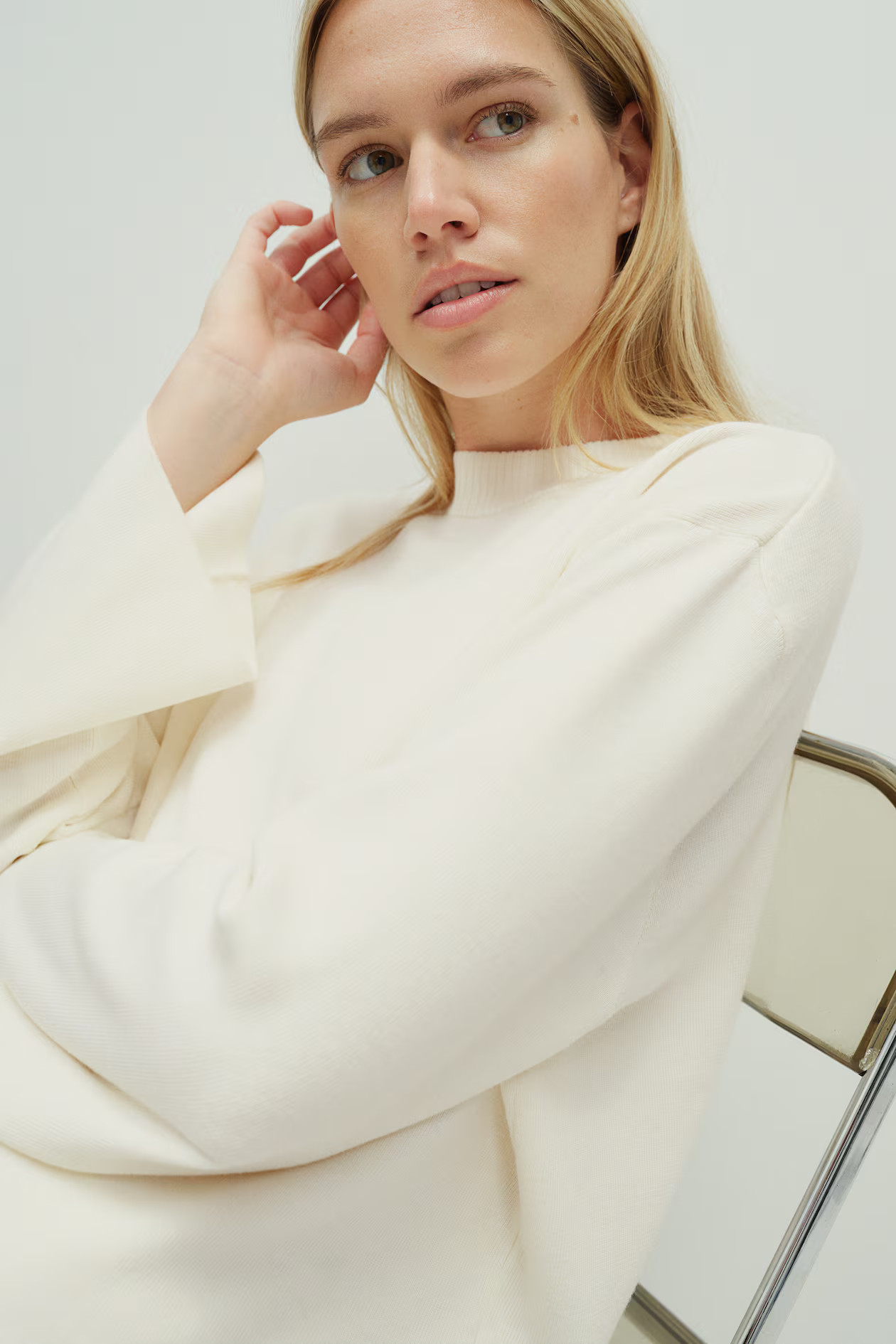 Oversized Curved-Hem Sweater | H&M (US + CA)