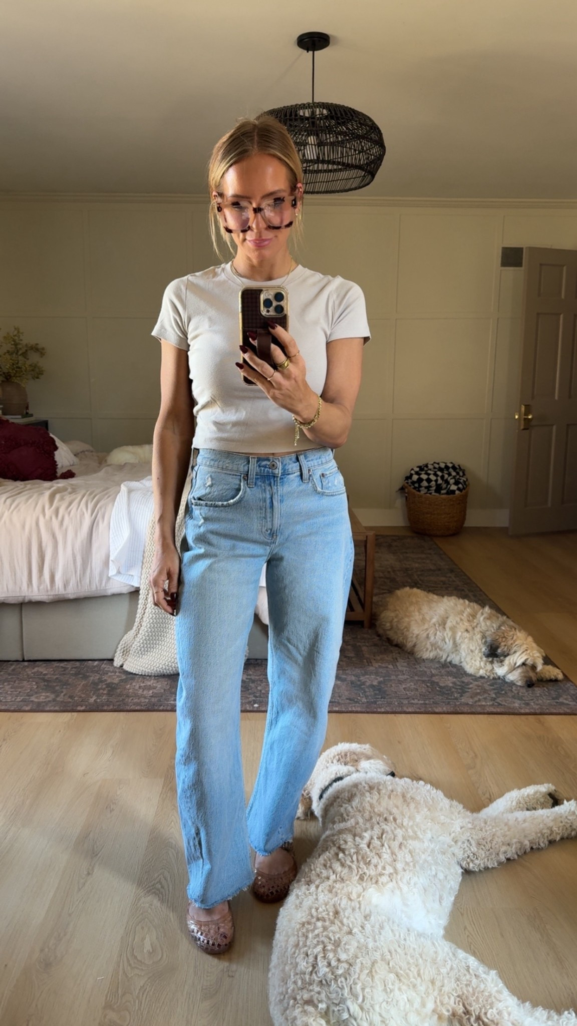 Today’s ootd.

Jeans: 26
Top/ small 