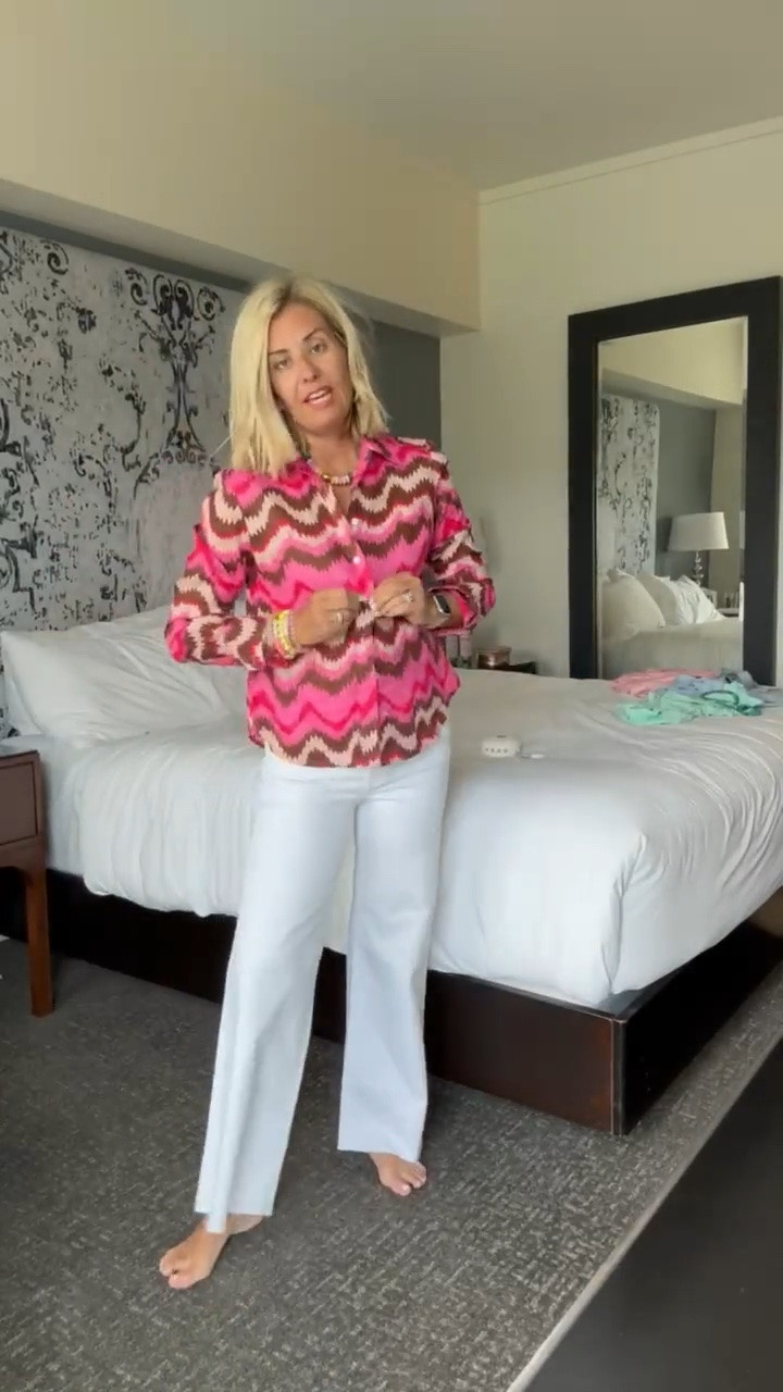 Such a YES look! White jeans and this gorgeous blouse makes such a statement. I’m in a 2 blouse and 0 jeans (size down). * use mixandmatch for 25% off at Erin McDermott *use Catherine20 at Allie + Bess

#LTKootd #LTKSeasonal