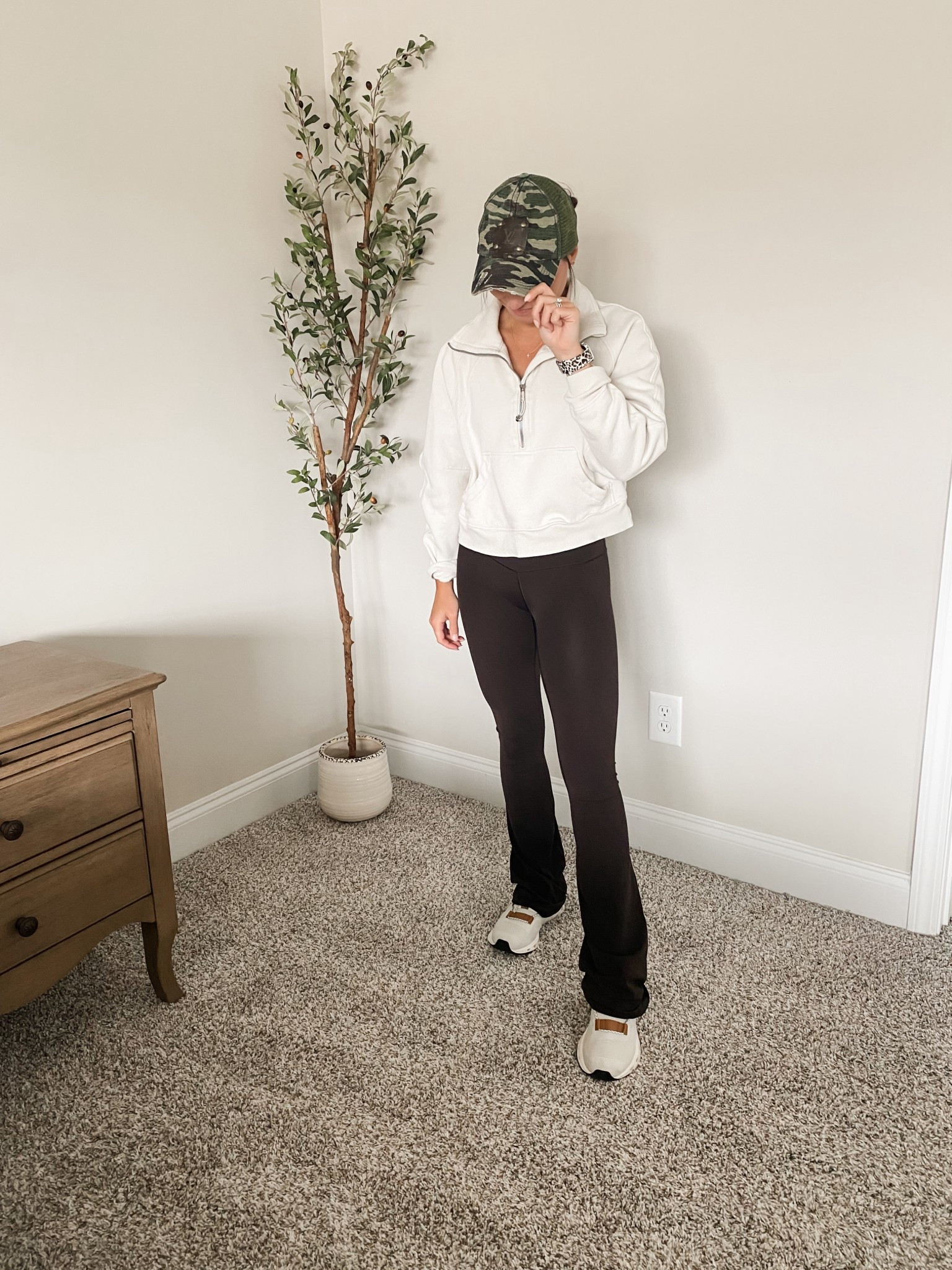 One of my favorite outfits from last fall. These flare leggings are 40% off right now. Aerie leggings Lululemon scuba LV ball cap Use code: LTKFALLSALE

#LTKFindsUnder50 #LTKFallSale #LTKActive