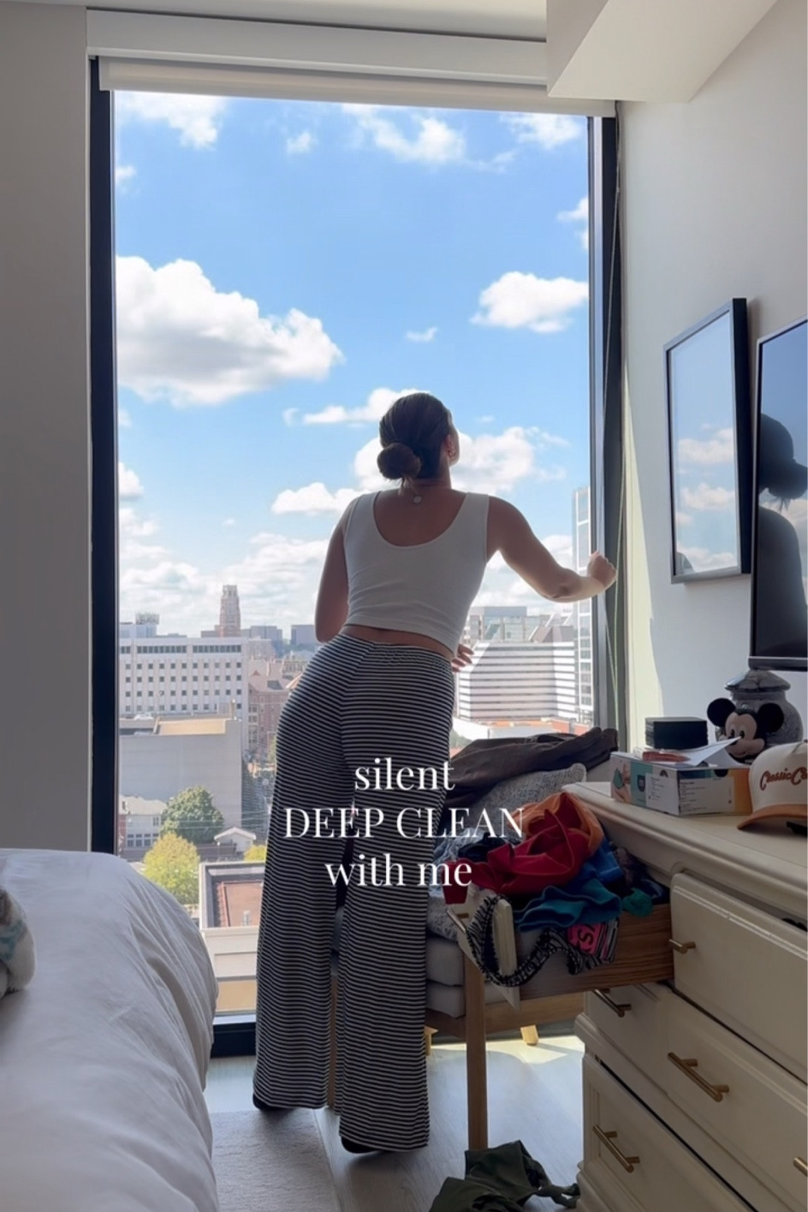 cleaners cancelled SO #cleanwithme 

#cleaningasmr #cleantok #apartmentcleaning #nashvilleapartment