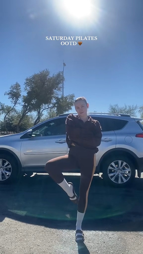 simple pilates OOTD 🤎

#LTKSaleAlert #LTKFindsUnder50 #LTKActive