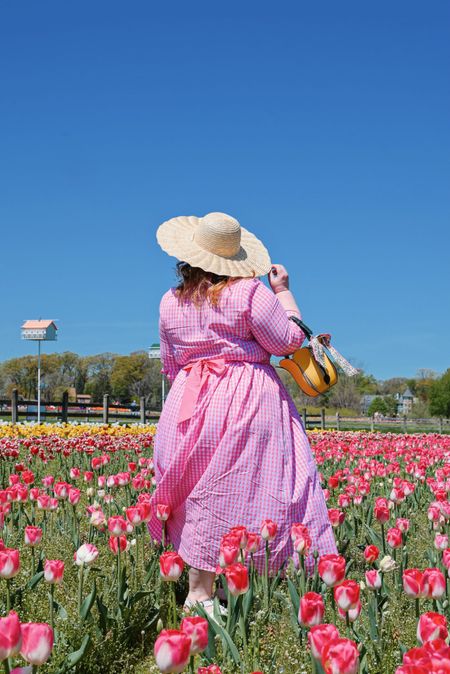 The perfect flower field photoshoot dress from Ulla Popken! Also available in blue gingham. Take 25% OFF with my code 2024LIZ25! 



#LTKsalealert #LTKSeasonal #LTKplussize