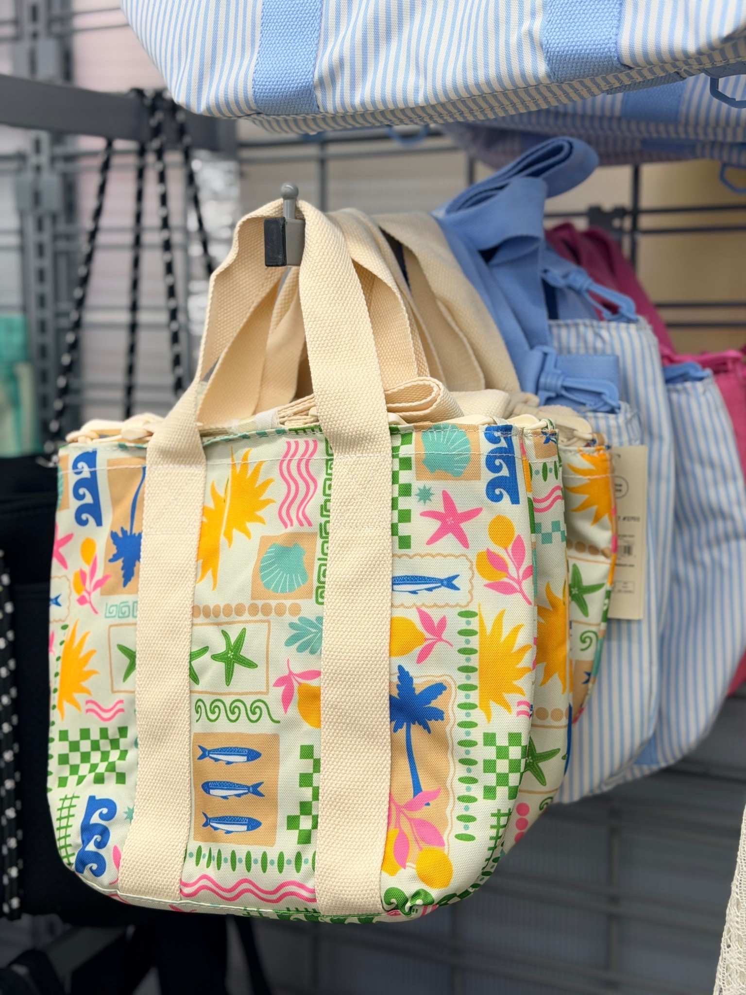 Taking my king to work never looked so good! Walmart lunch bags with insulation and fun spring prints! 

#LTKvlog #LTKfoodie #LTKWorkwear