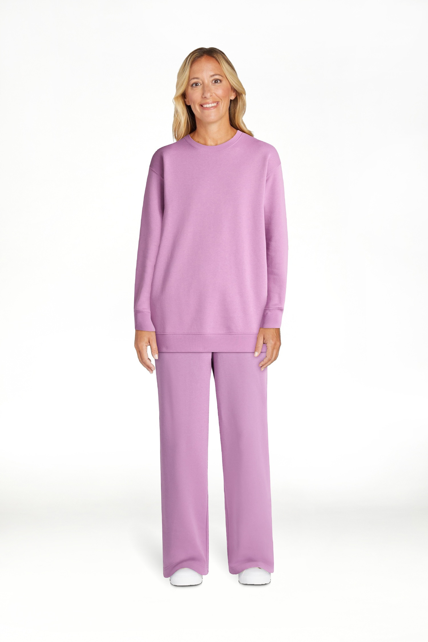 No Boundaries Fleece Oversized Sweatshirt with Long Sleeves, Women’s Sizes XXS-4X | Walmart (US)