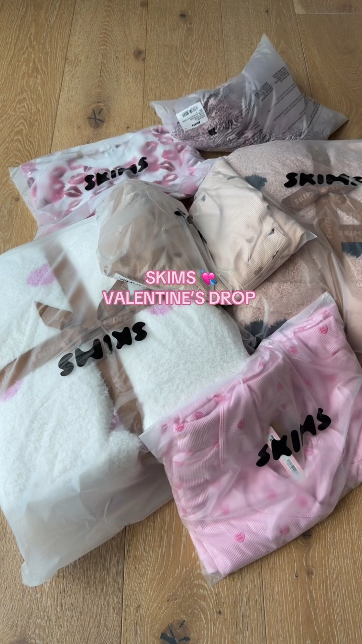 Skims Valentine’s Day Collection 💕I will have these 🔗 on my LTK in Skims section! I will post a try on soon 🫶🏻

#LTKootd #LTKValentine #LTKgrwm