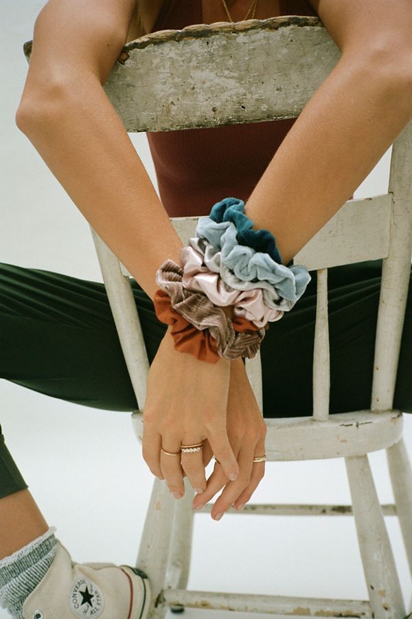 Perfect 10 Scrunchie Set | Urban Outfitters (US and RoW)