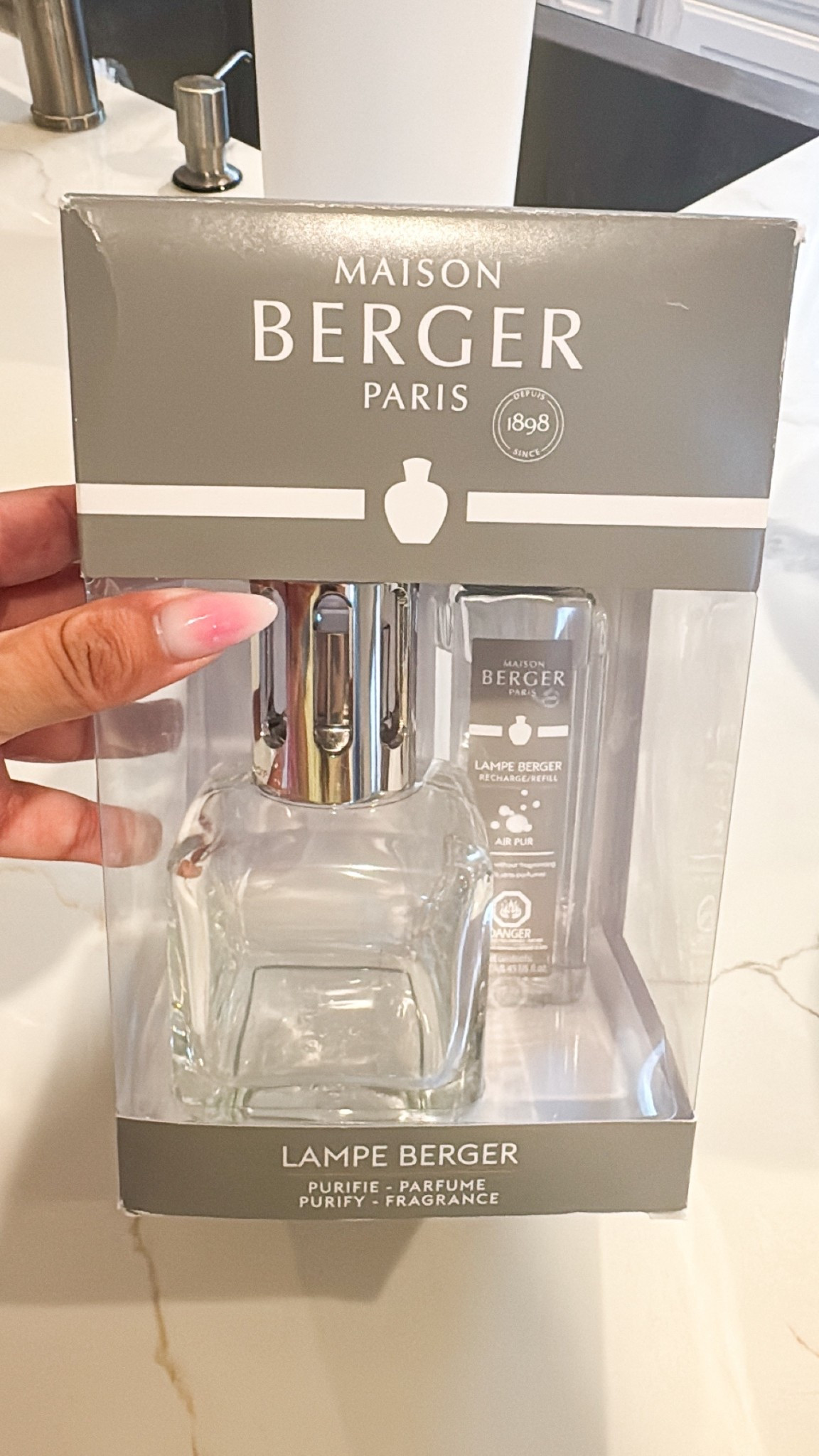 Purchased this lamp a couple  months ago and I am obsessed with how it works and the scent. This lamp not only abundantly frangrances your home but it also purifies it as well. It would be the perfect Mother’s Day 🎁 

#LTKHome #LTKmorningroutine #LTKMothersDay