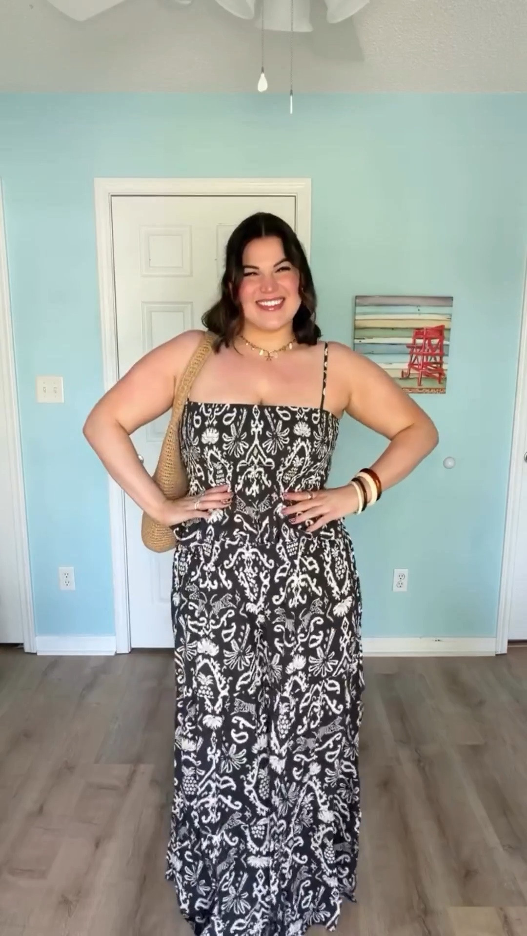 Midsize vacation outfit!☀️

top- size large
pants- size xl long
shoes- size 9