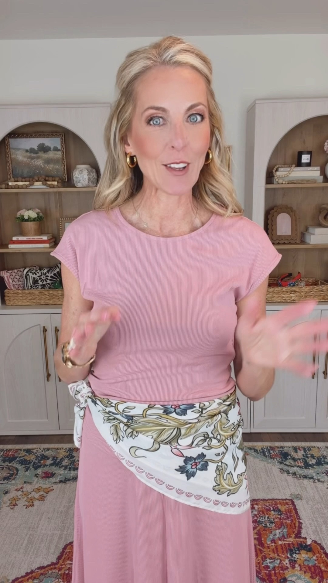 Spring called and Amazon answered. 5 Amazon sets + 5 ways to style your favorite scarf all under $40. Comment SET below and I'll DM you every single link! 

Always check stories for complete try-on’s and more details! 

Everything is linked on my LTK too @lightandlifestyled 🔗