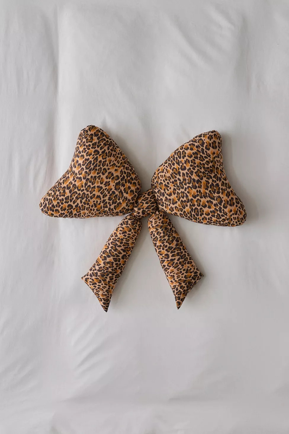Big Bow Printed Throw Pillow | Urban Outfitters (US and RoW)