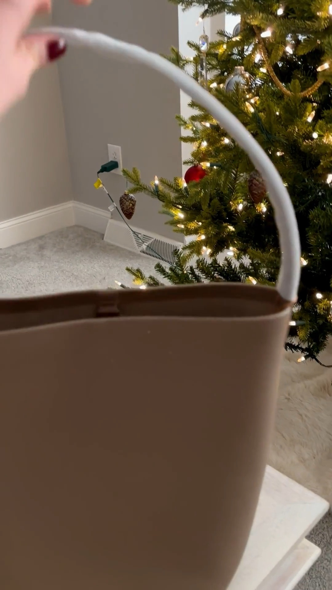 Soft Italian leather bucket bag! This is so similar to a popular designer bag and it’s gorgeous! It’s understated and feels amazing! Still have the wrapping on the handle, but you can tell it’s all leather too!

This bag is perfect for now and straight into spring with this color! Other colors available 


Bag, purse, handbag, quince finds, winter outfits, winter outfits women, home decor, January bag,

#LTKHome #LTKWorkwear #LTKTravel