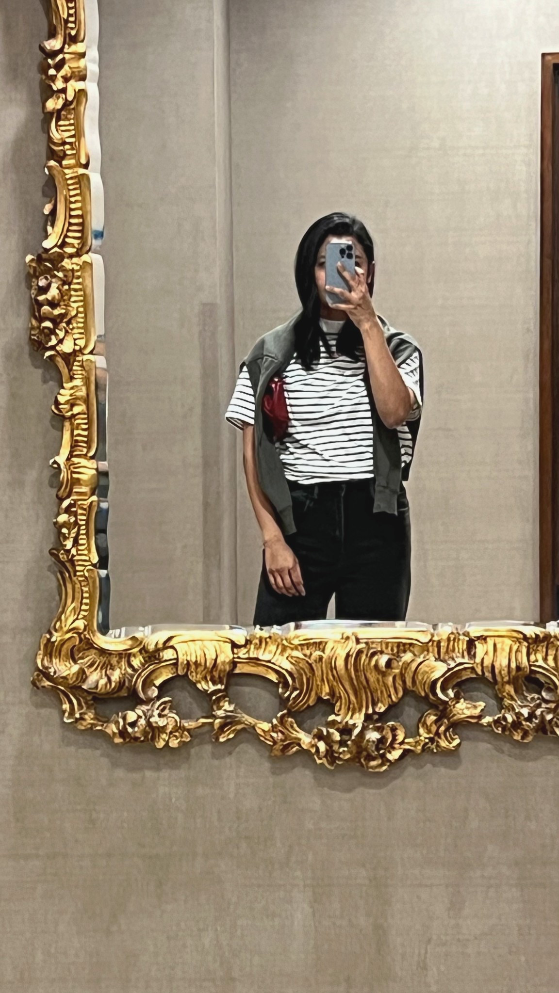 Best crewneck t-shirts! 

Striped t-shirt, black jeans, hem jeans, cardigan top