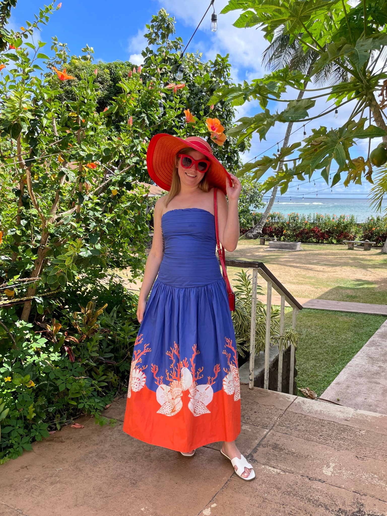 What to wear in Hawaii : Bright tropical prints and colors. This coral print got all the rage from the locals. 

#LTKSeasonal